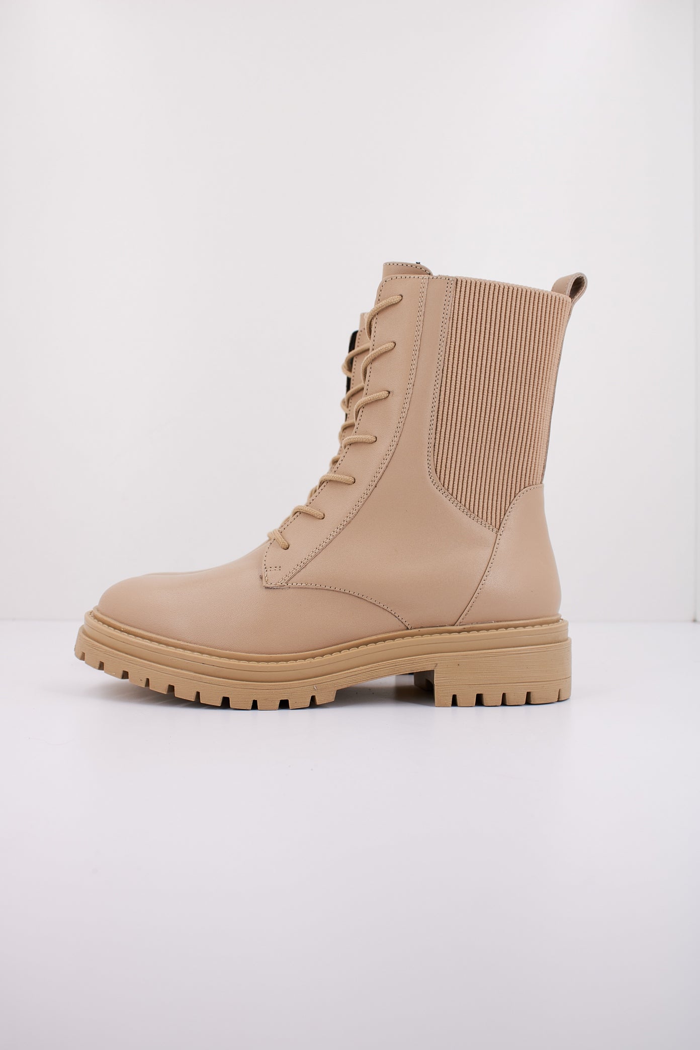 GEOX D IRIDEA en color BEIS (1)