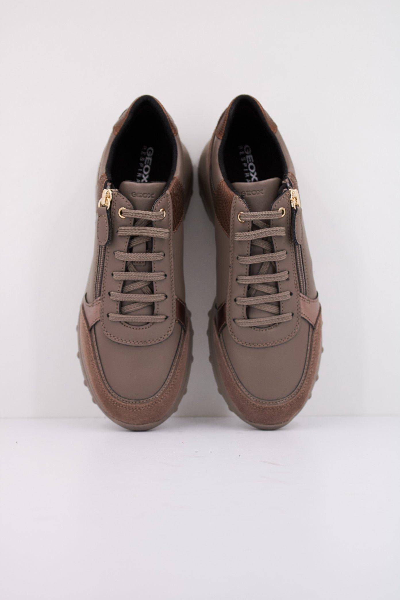 GEOX D ALLENIEE en color MARRON (3)