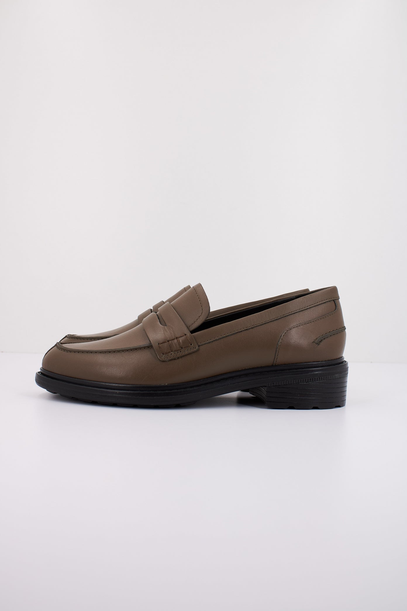GEOX D WALK PLEASURE en color VERDE (1)