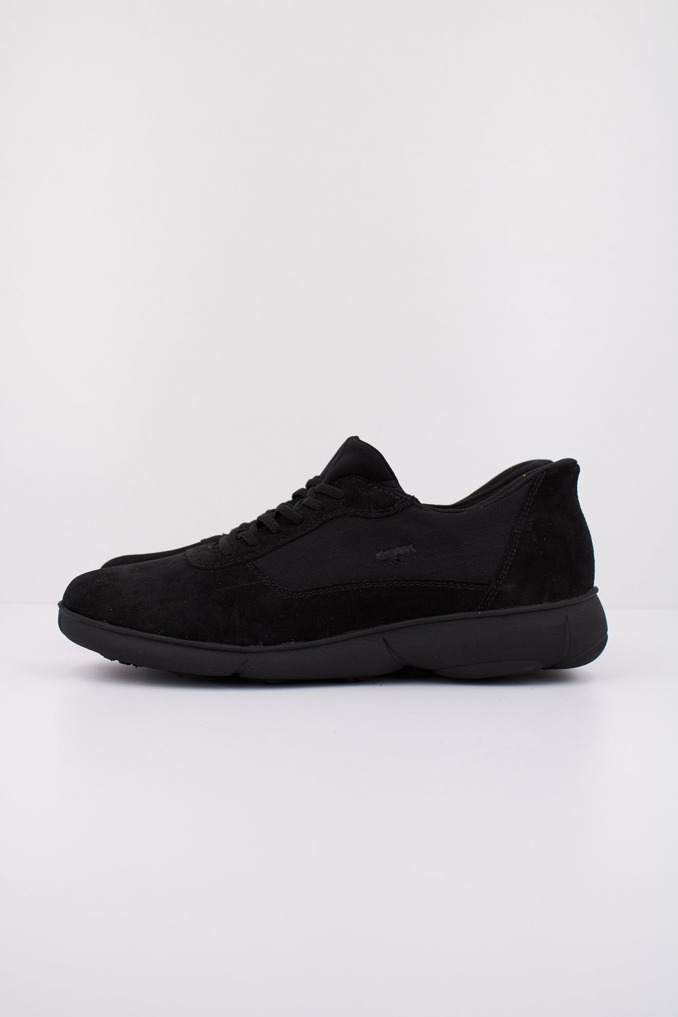 GEOX D NEBULA . en color NEGRO (1)