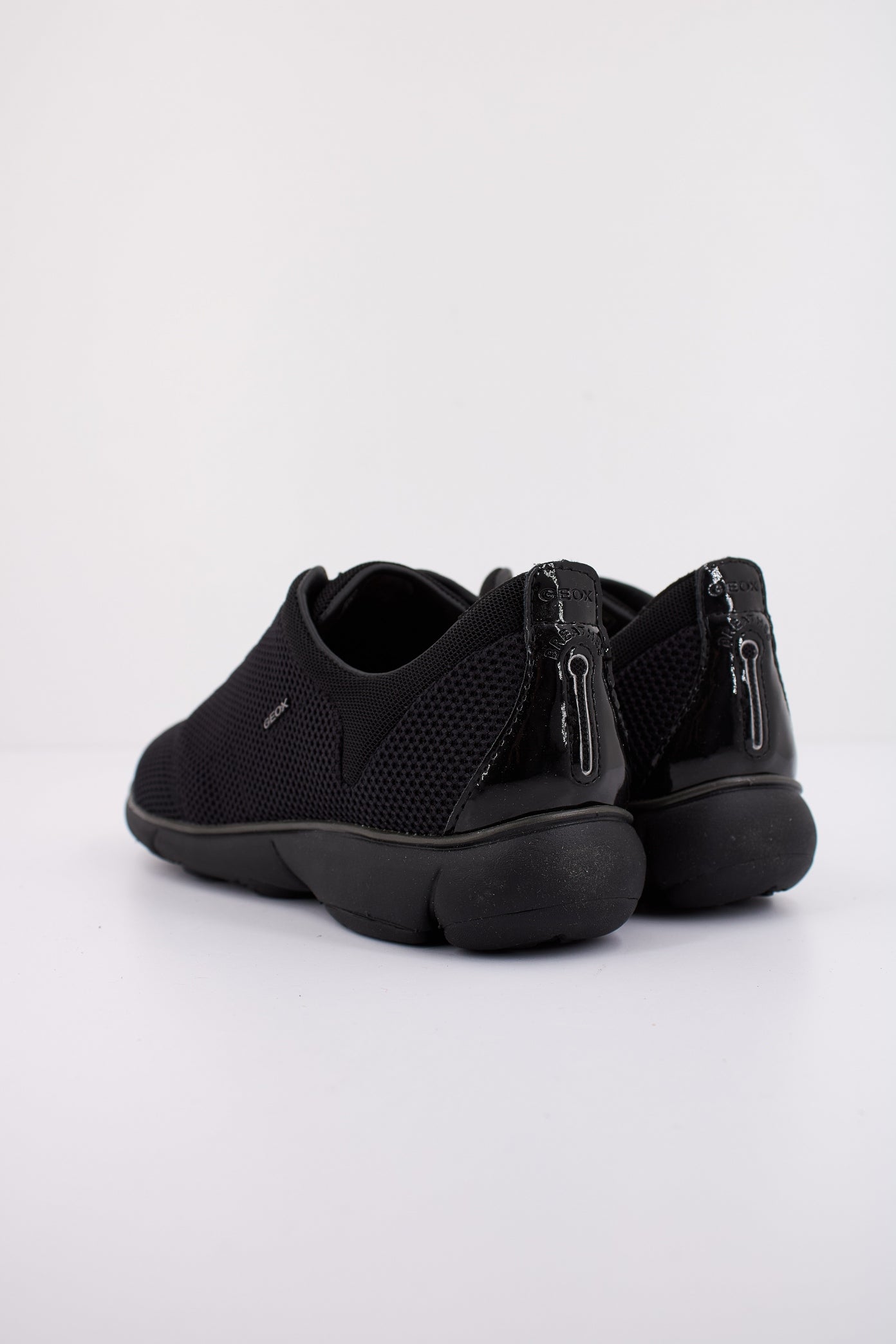 GEOX D NEBULA en color NEGRO (4)