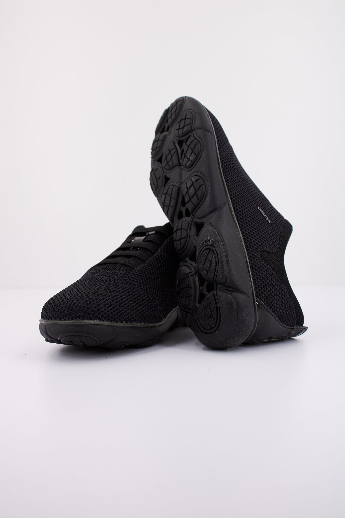 GEOX D NEBULA en color NEGRO (5)