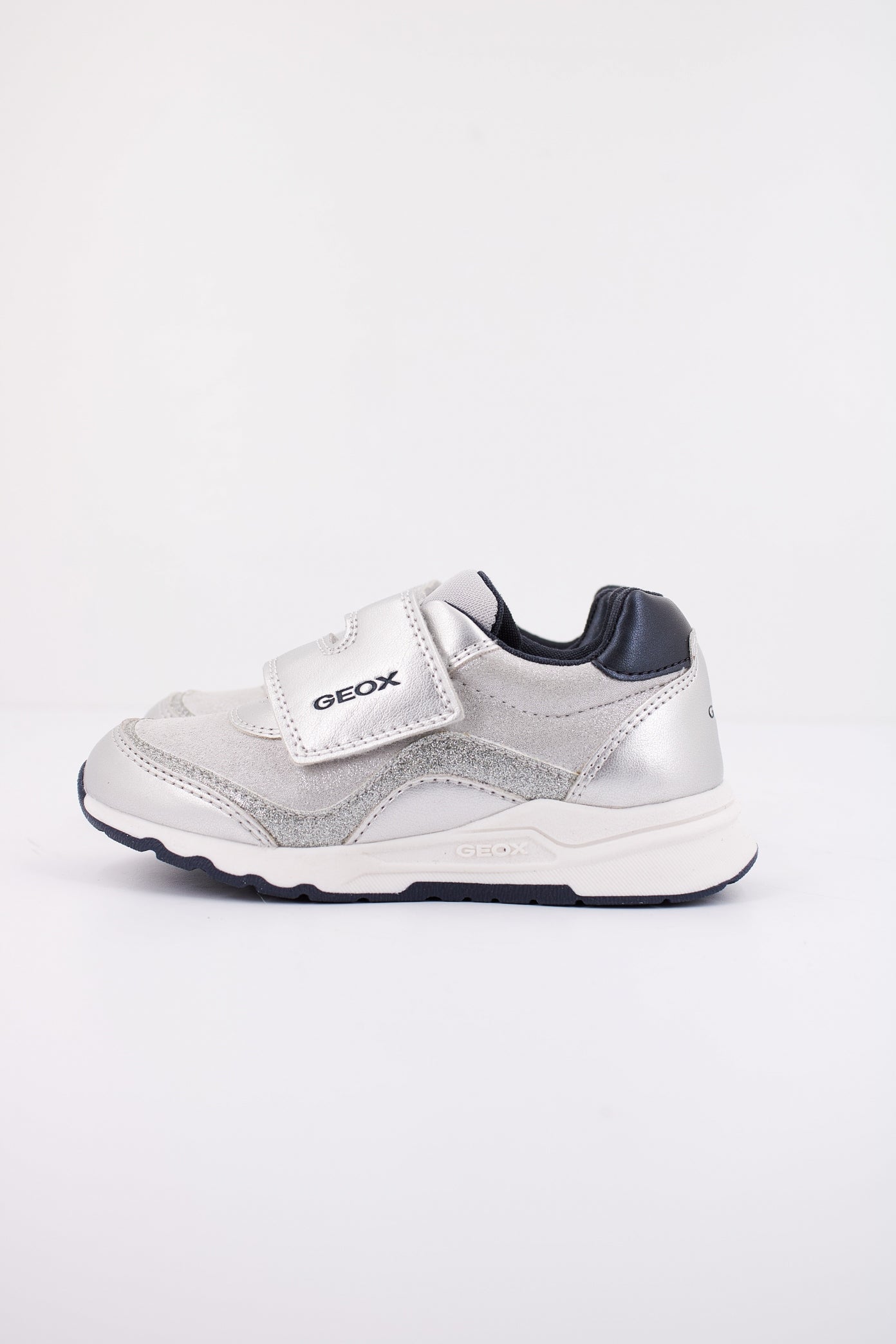GEOX B PYRIP GIRL en color PLATA (1)