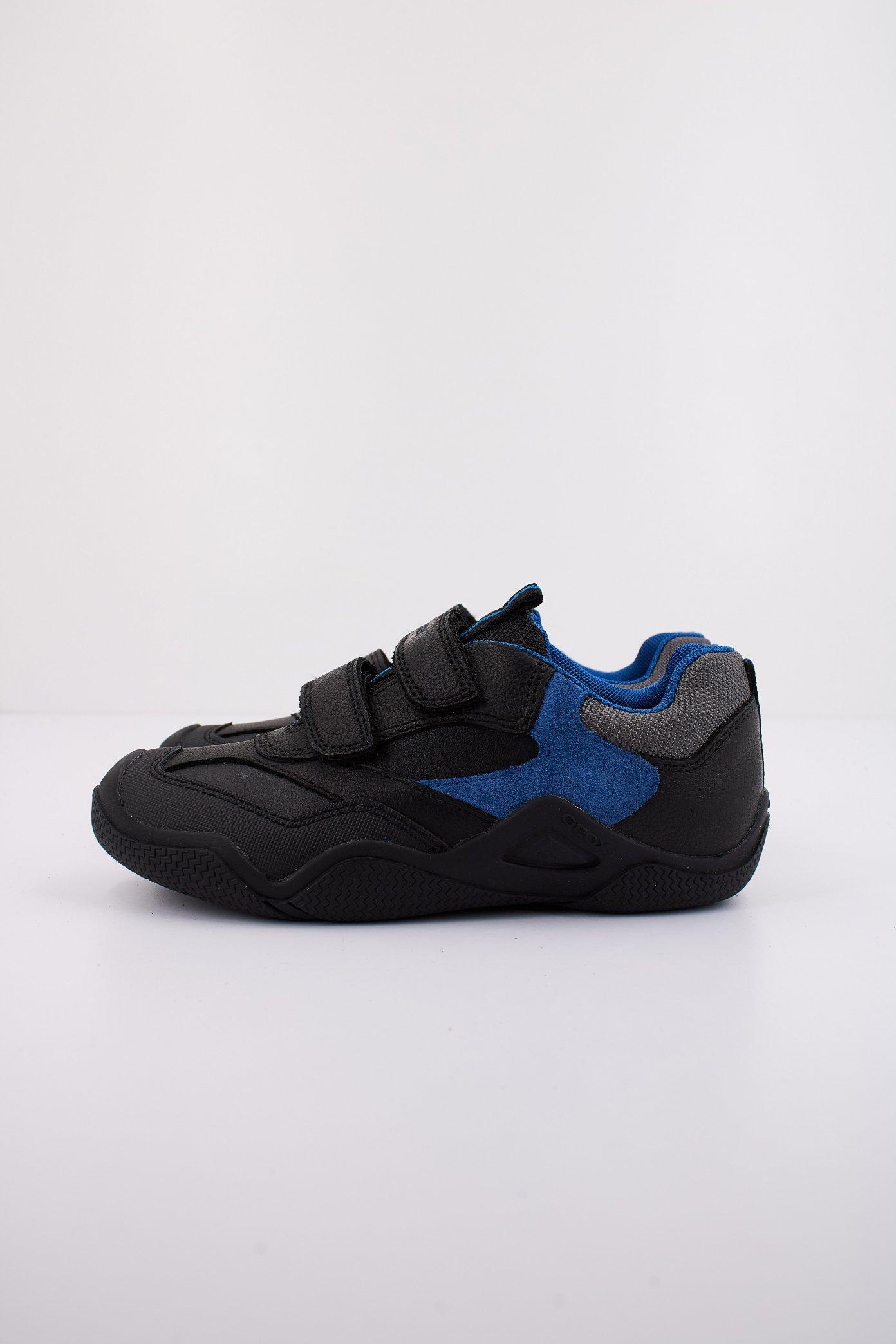 GEOX JR WADER en color NEGRO (1)