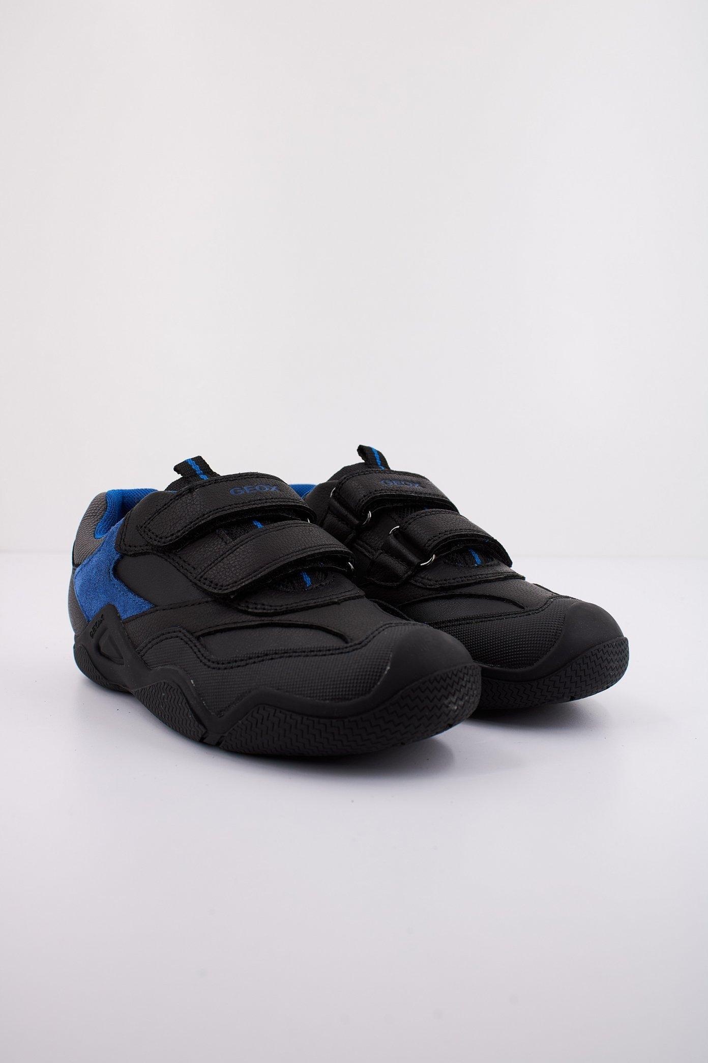GEOX JR WADER en color NEGRO (2)
