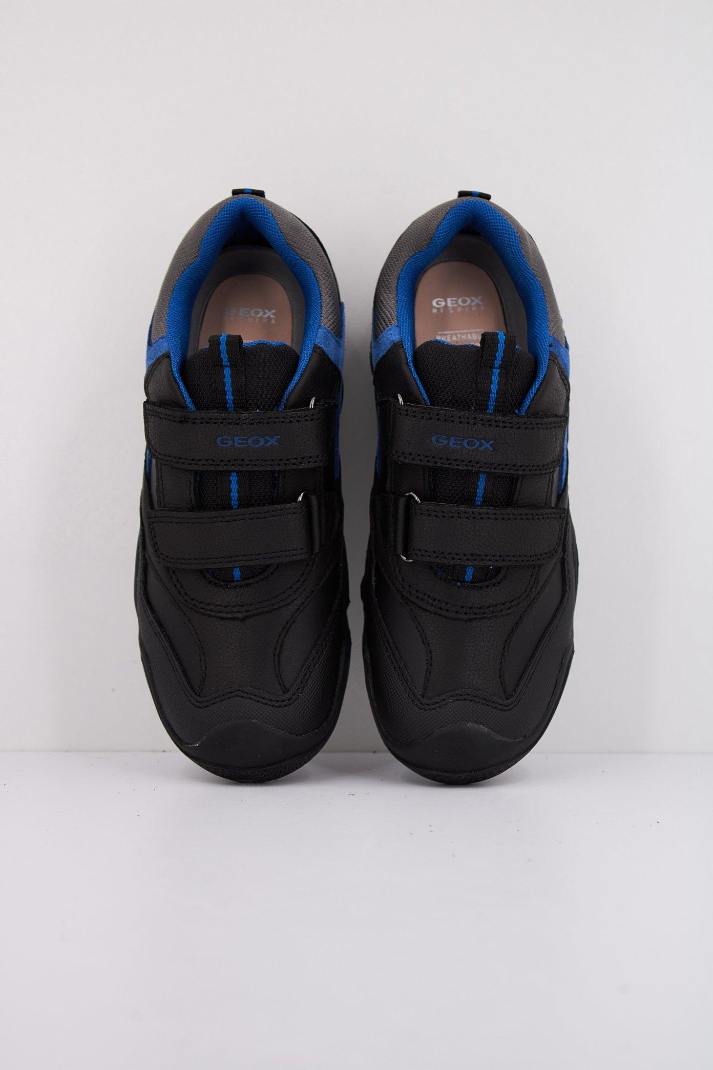GEOX JR WADER en color NEGRO (3)