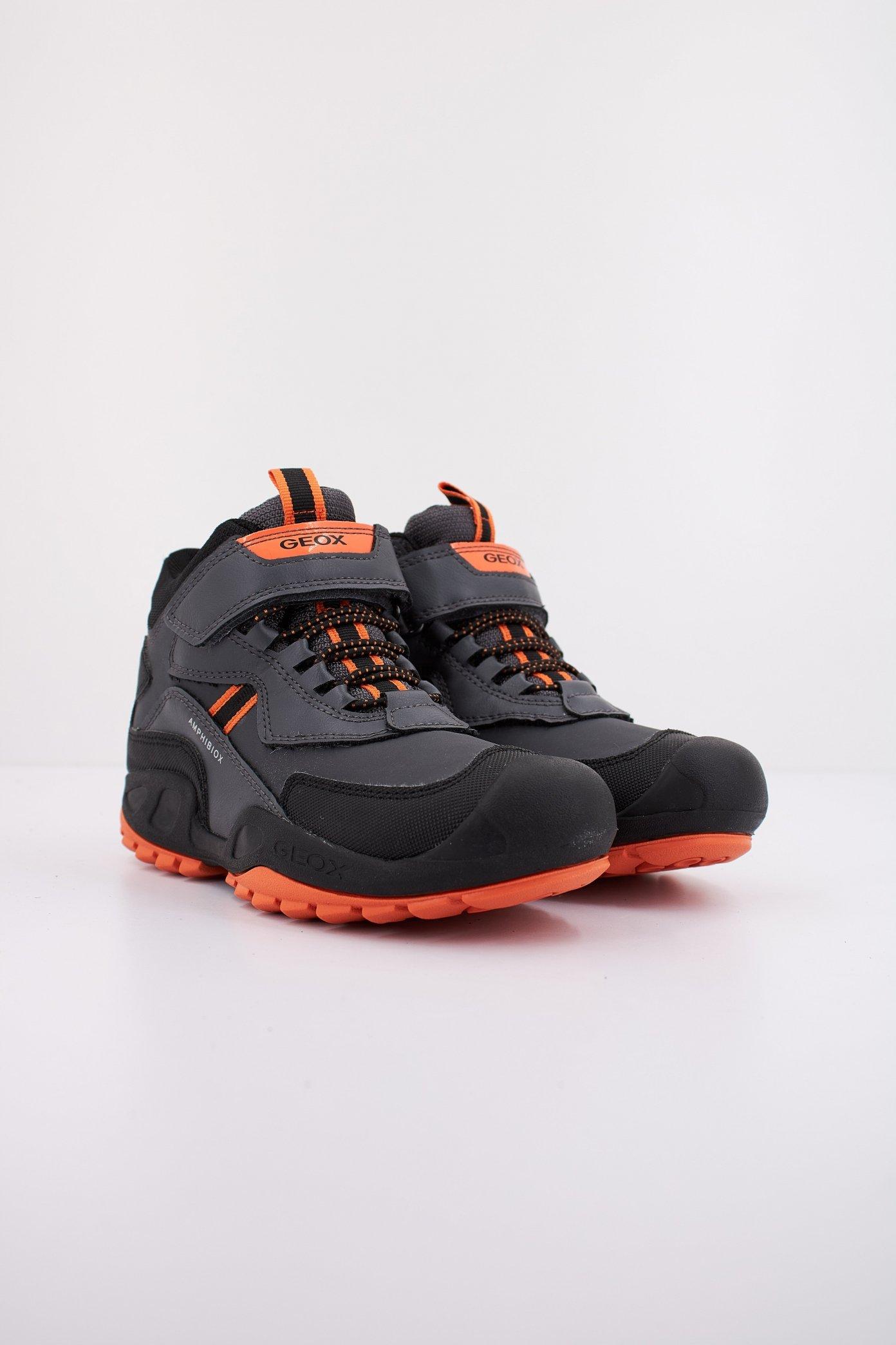 GEOX J NEW SAVAGE BOY B A en color GRIS (2)