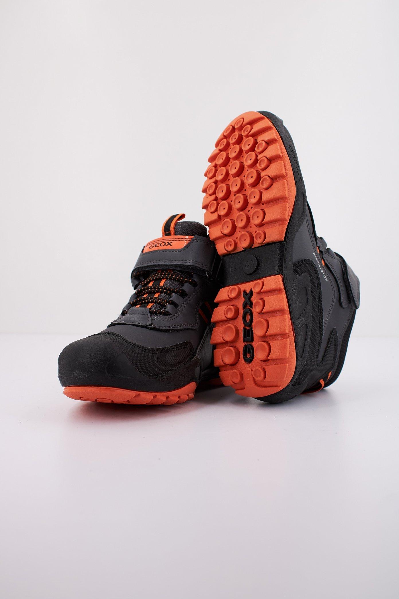 GEOX J NEW SAVAGE BOY B A en color GRIS (5)