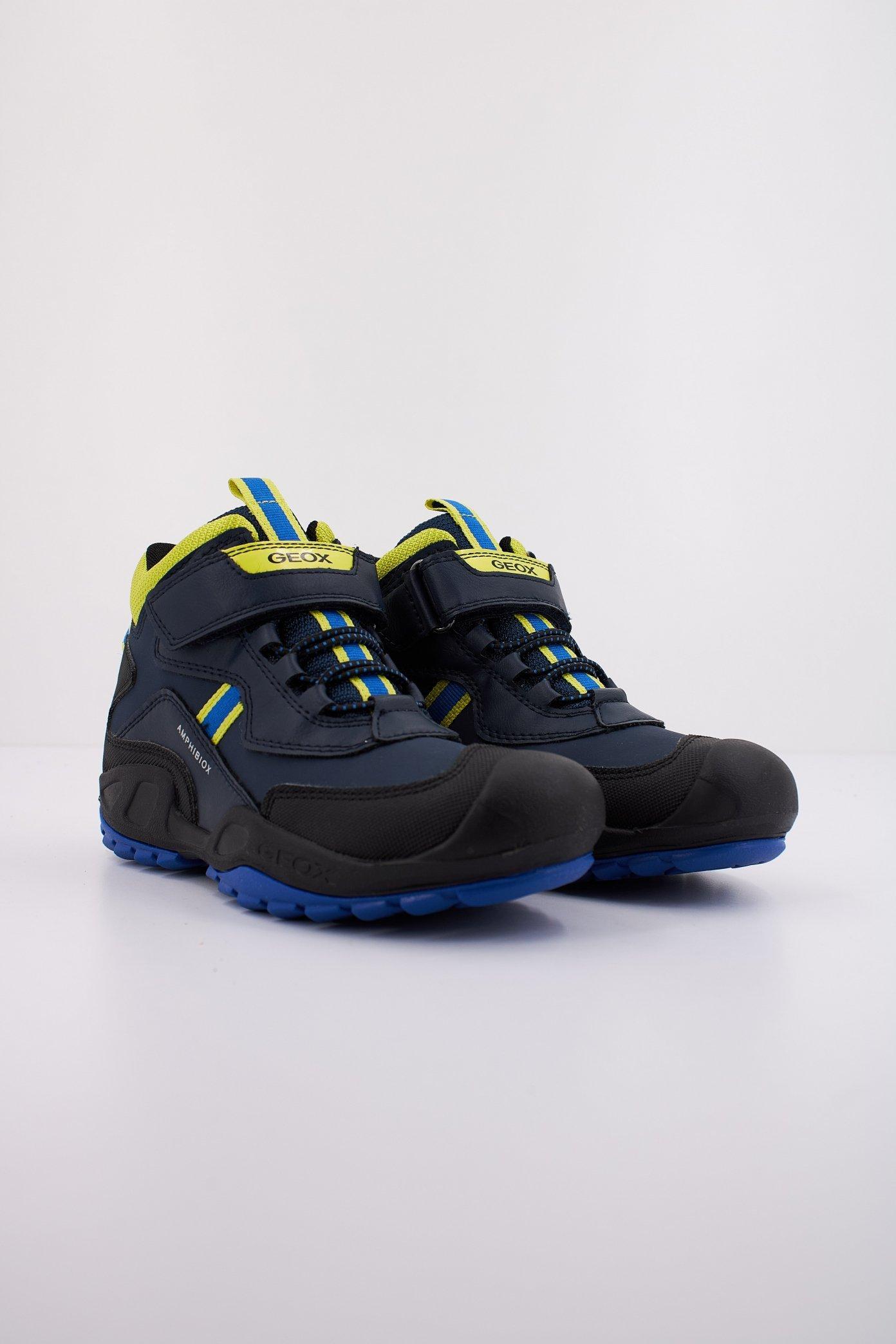 GEOX J NEW SAVAGE BOY B A en color AZUL (2)