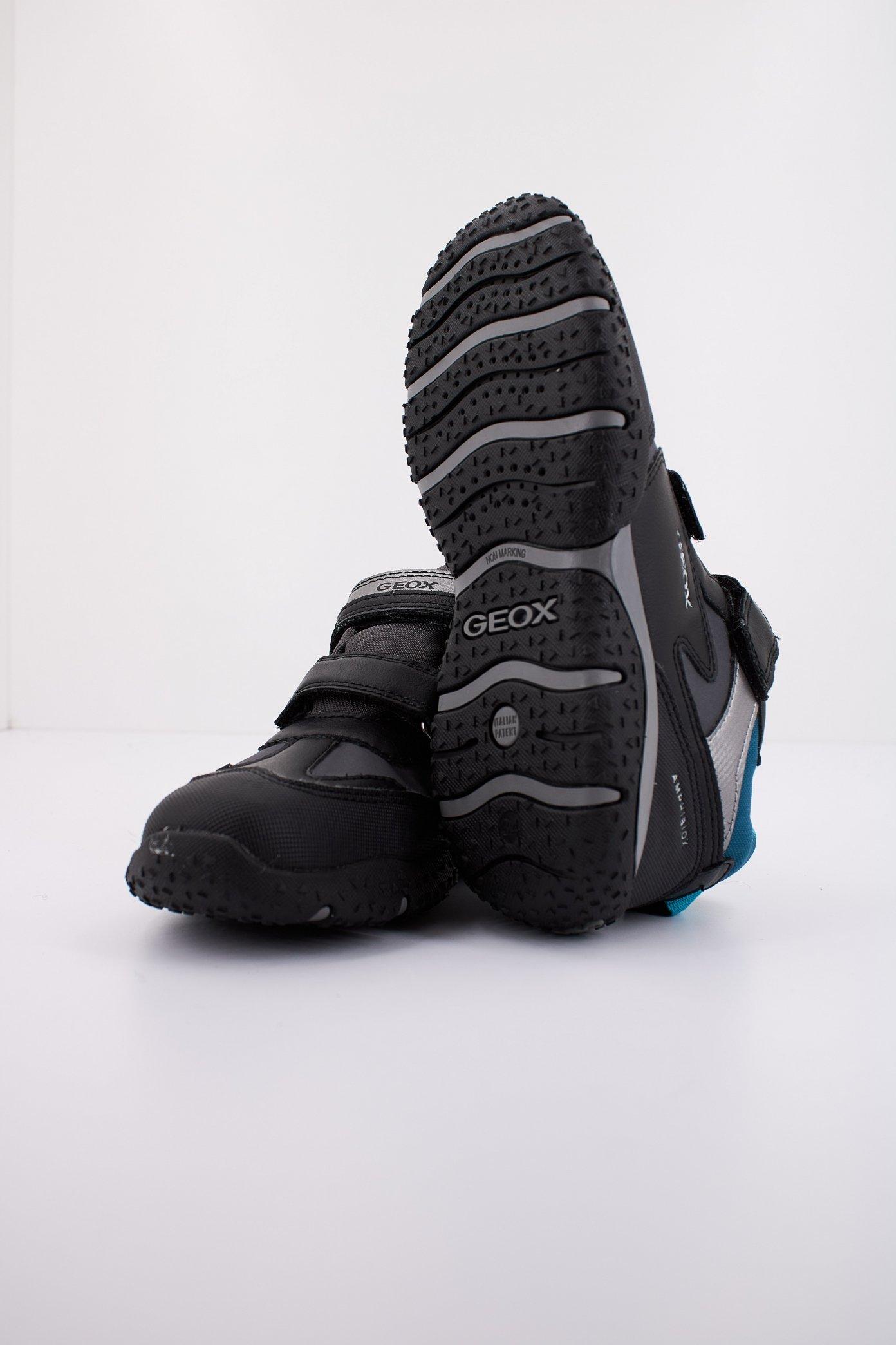GEOX JR BALTIC BOY B ABX en color NEGRO (5)