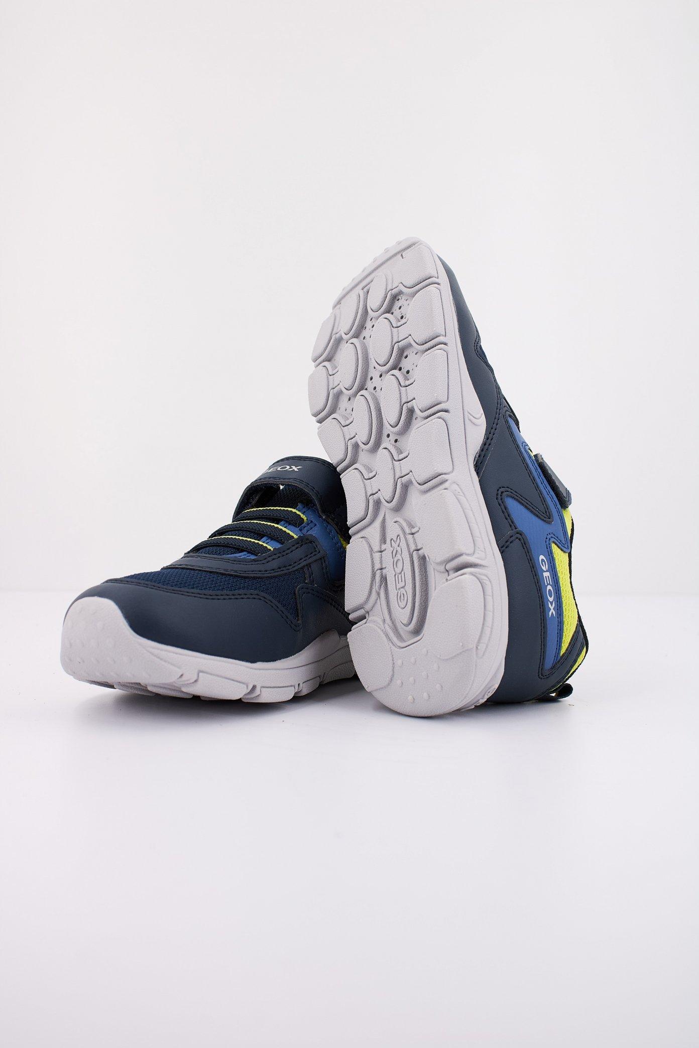 GEOX J NEW TORQUE BOY en color AZUL (5)