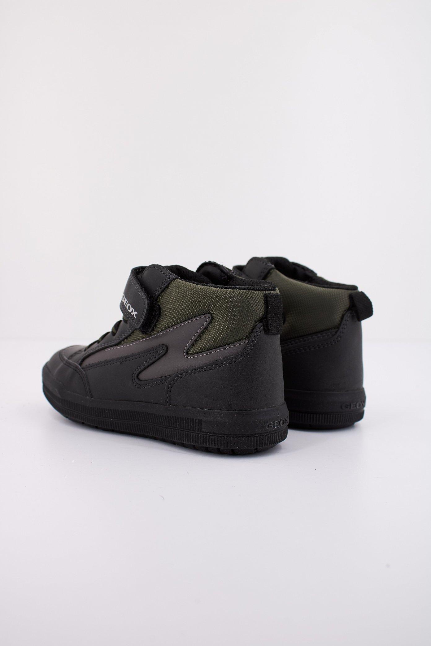 GEOX J ARZACH en color VERDE (4)