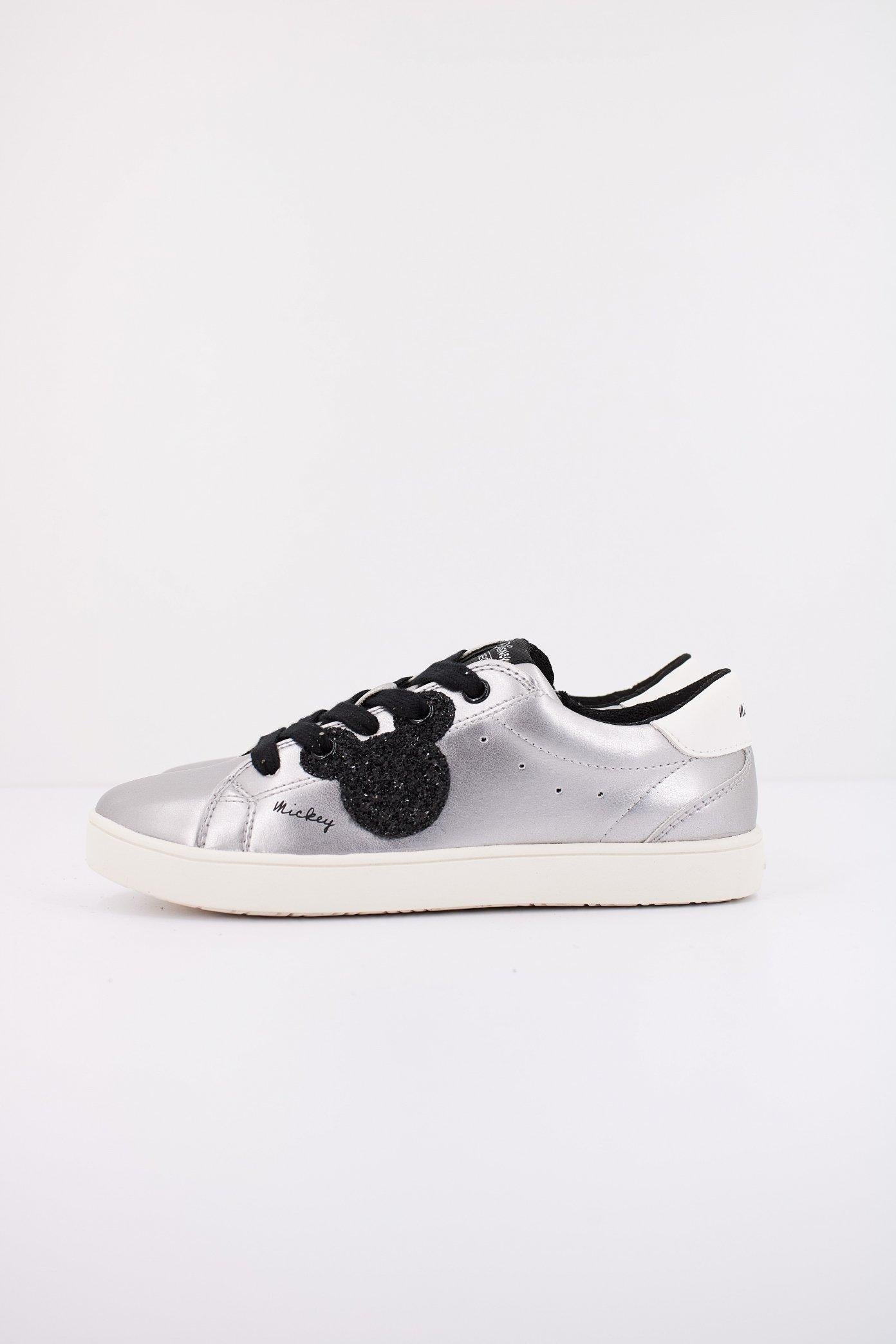 GEOX J KATHE GIRL en color PLATA (1)