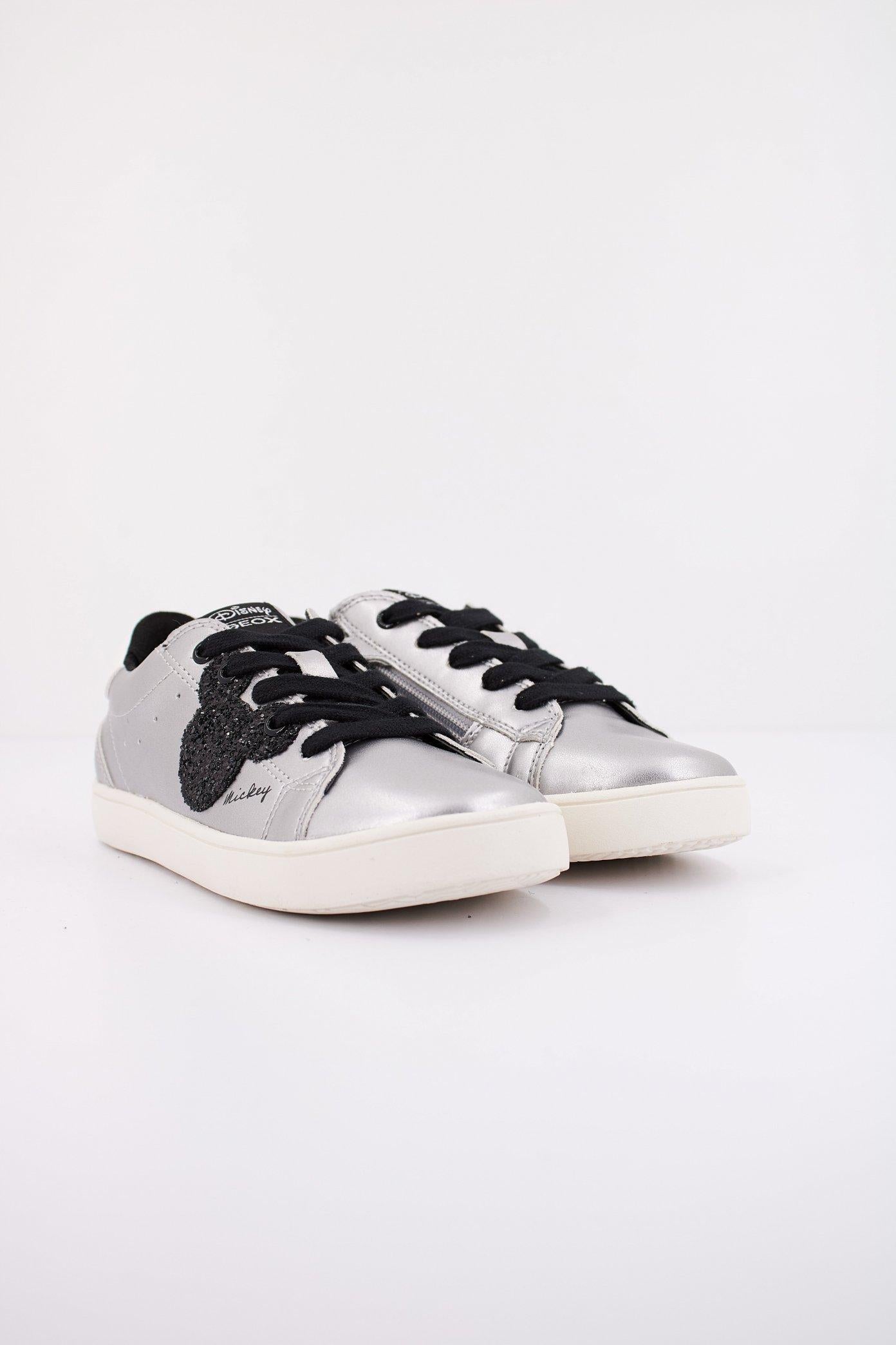 GEOX J KATHE GIRL en color PLATA (2)