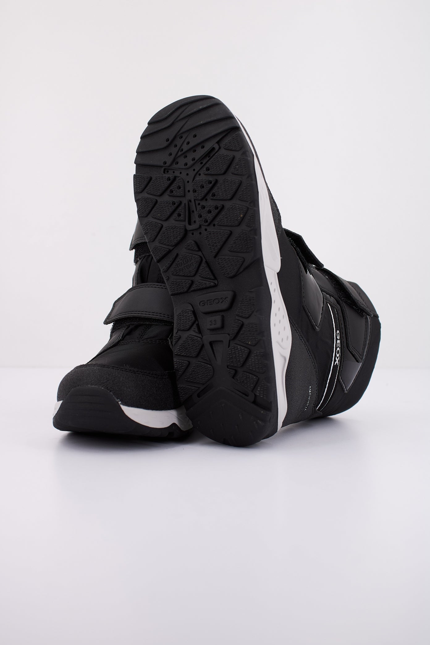 GEOX J SENTIERO GIRL B AB en color NEGRO (5)