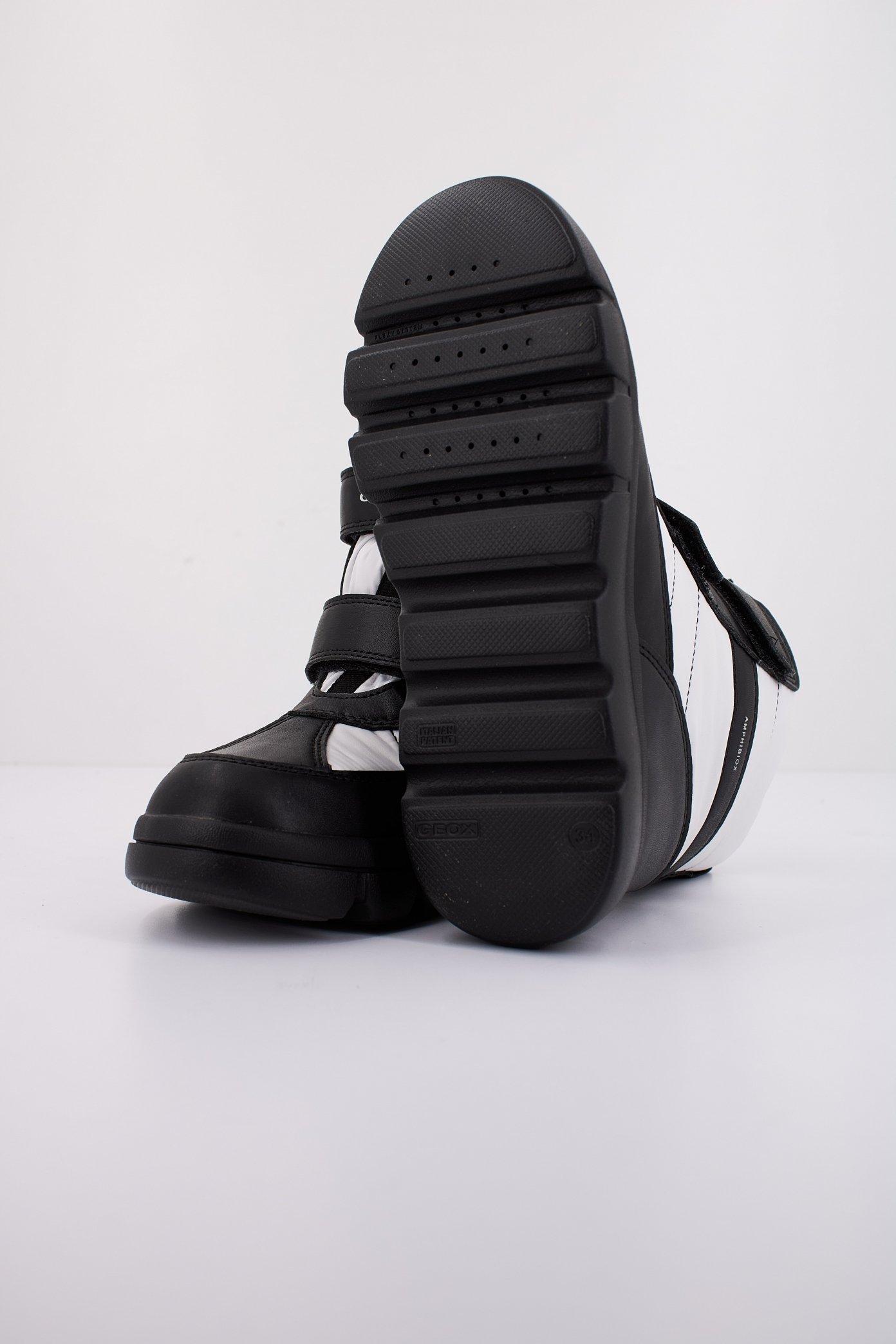 GEOX J WILLABOOM GIRL B A en color NEGRO (5)