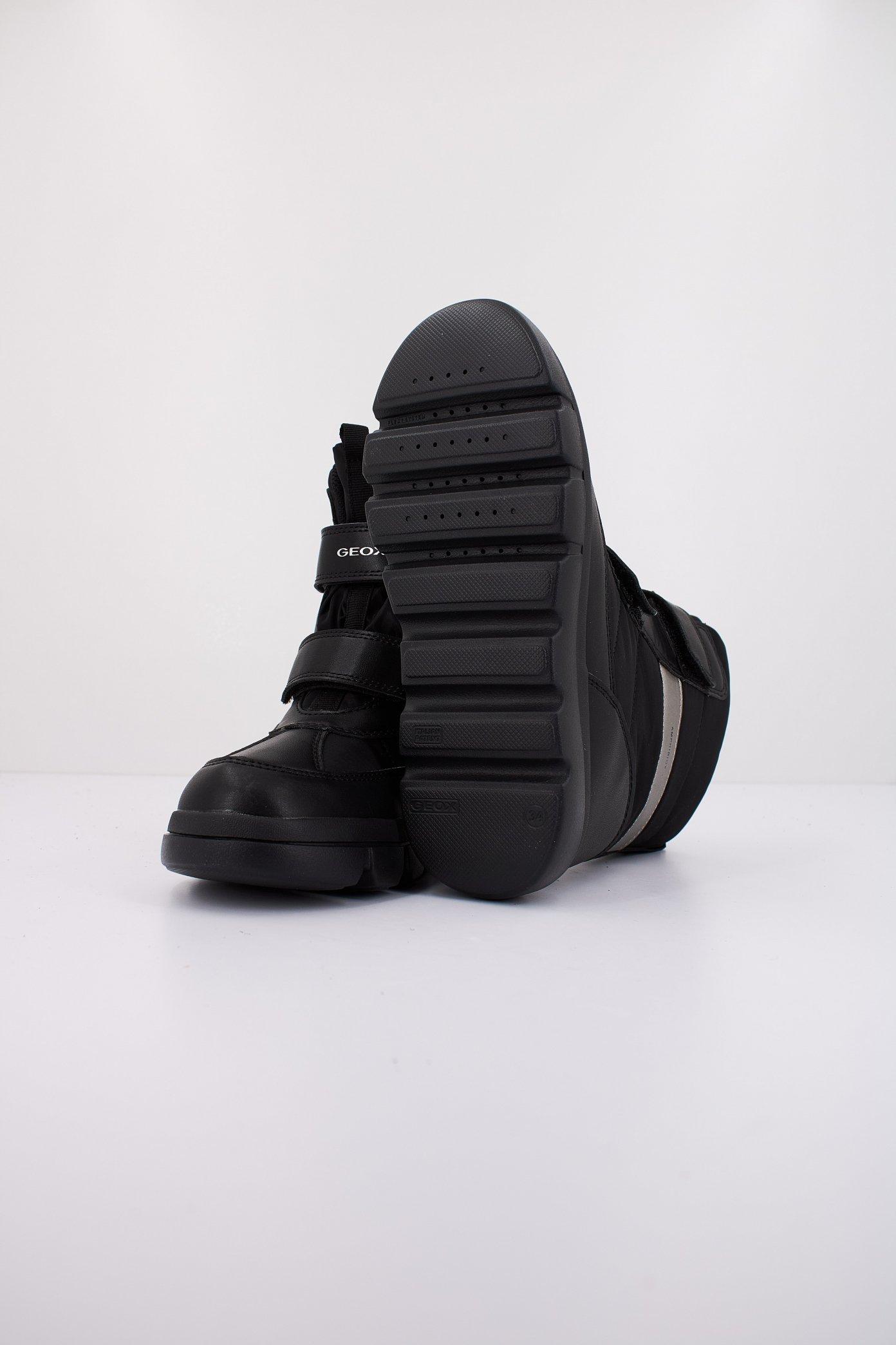GEOX J WILLABOOM en color NEGRO (5)