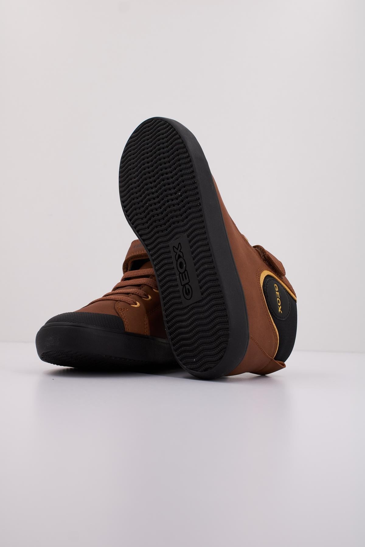 GEOX J GISLI en color MARRON (5)