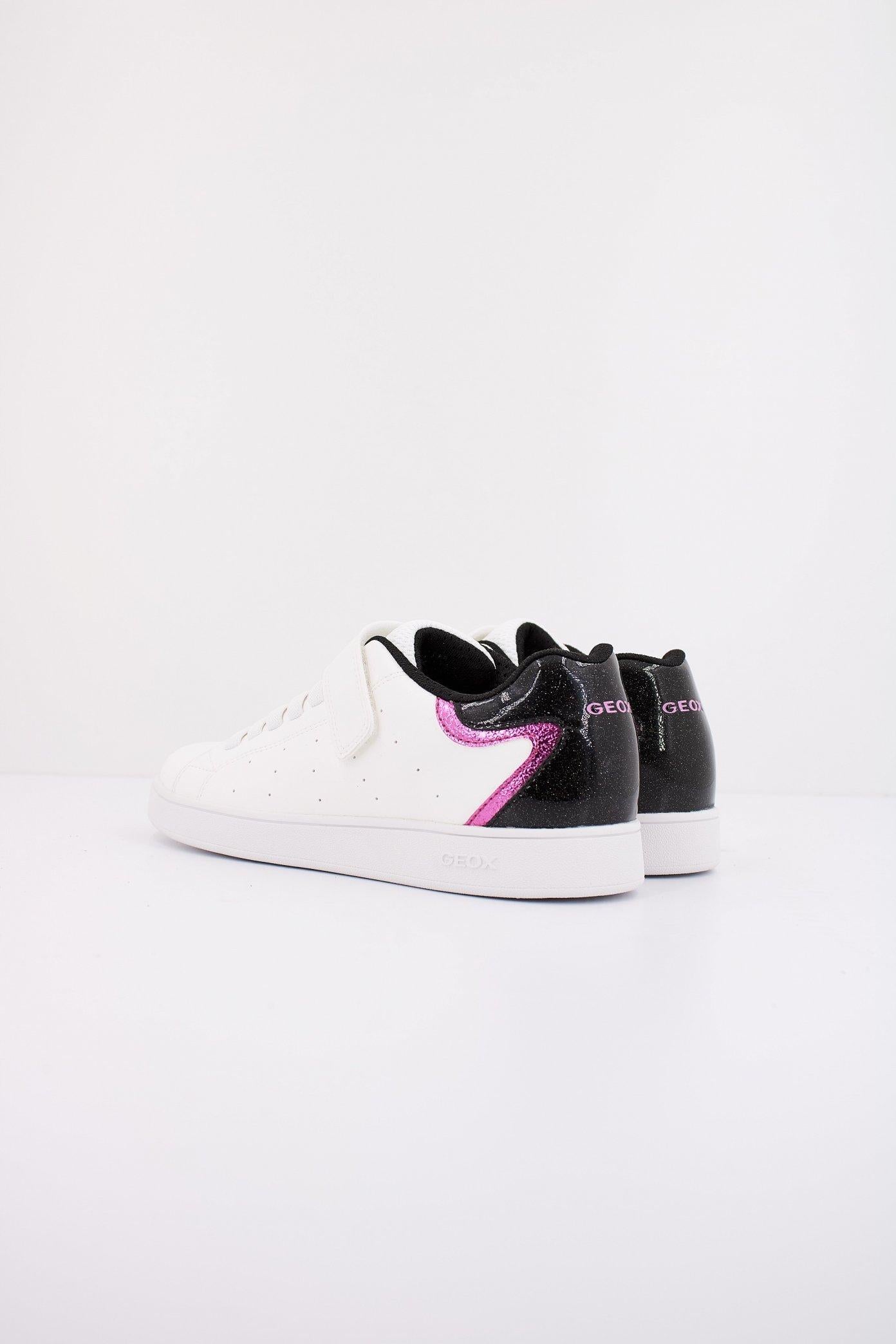 GEOX JLRA BCKC en color BLANCO (4)