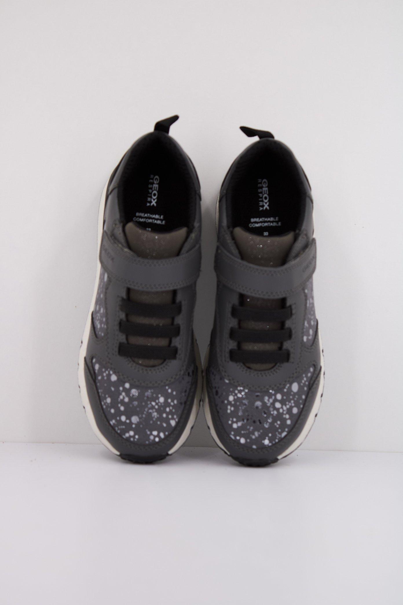 GEOX J FASTICS en color GRIS (4)