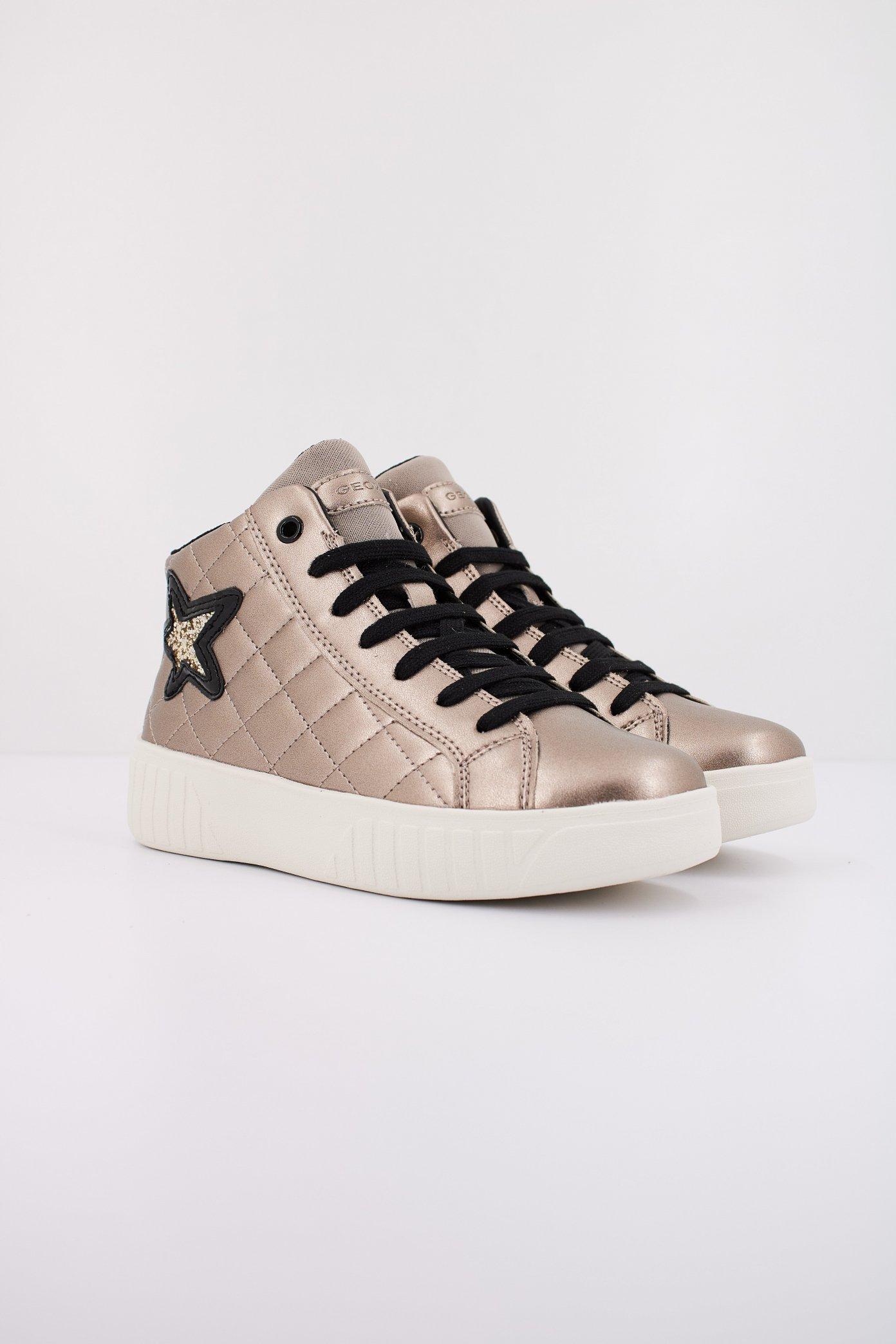 GEOX J MIKIROSHI en color ORO (2)