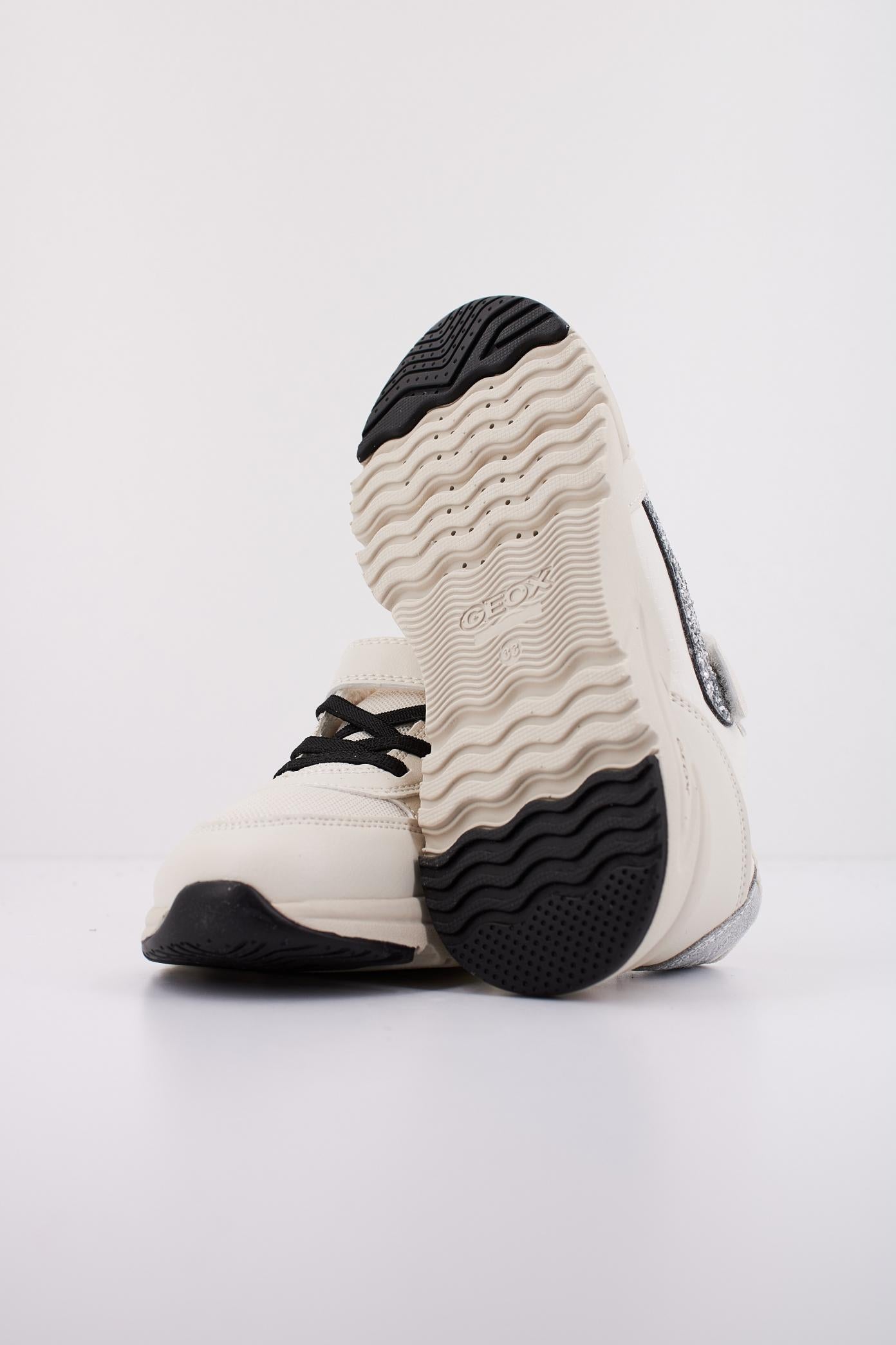 GEOX J LOFTUS en color BEIS (5)