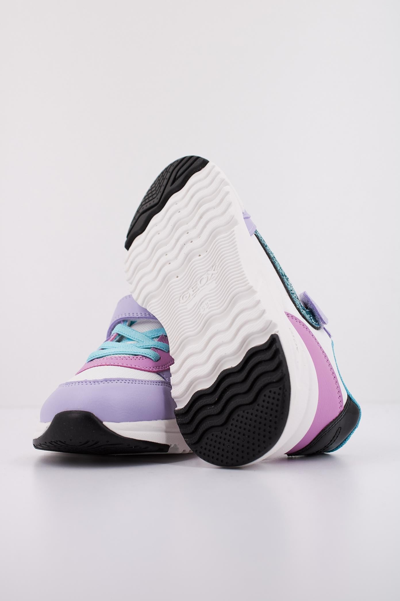GEOX J LOFTUS en color BLANCO (5)