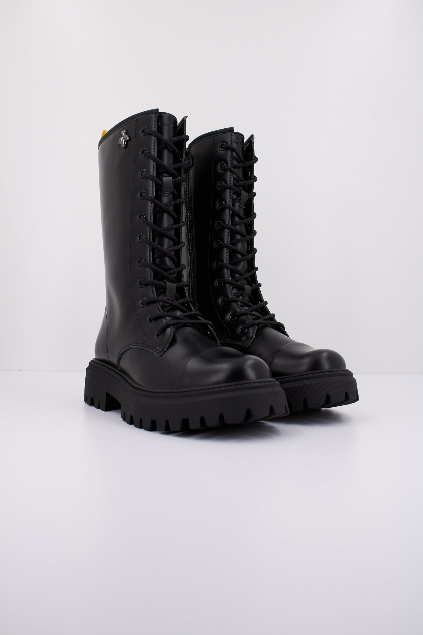 GEOX J MAQUINNENS en color NEGRO (2)