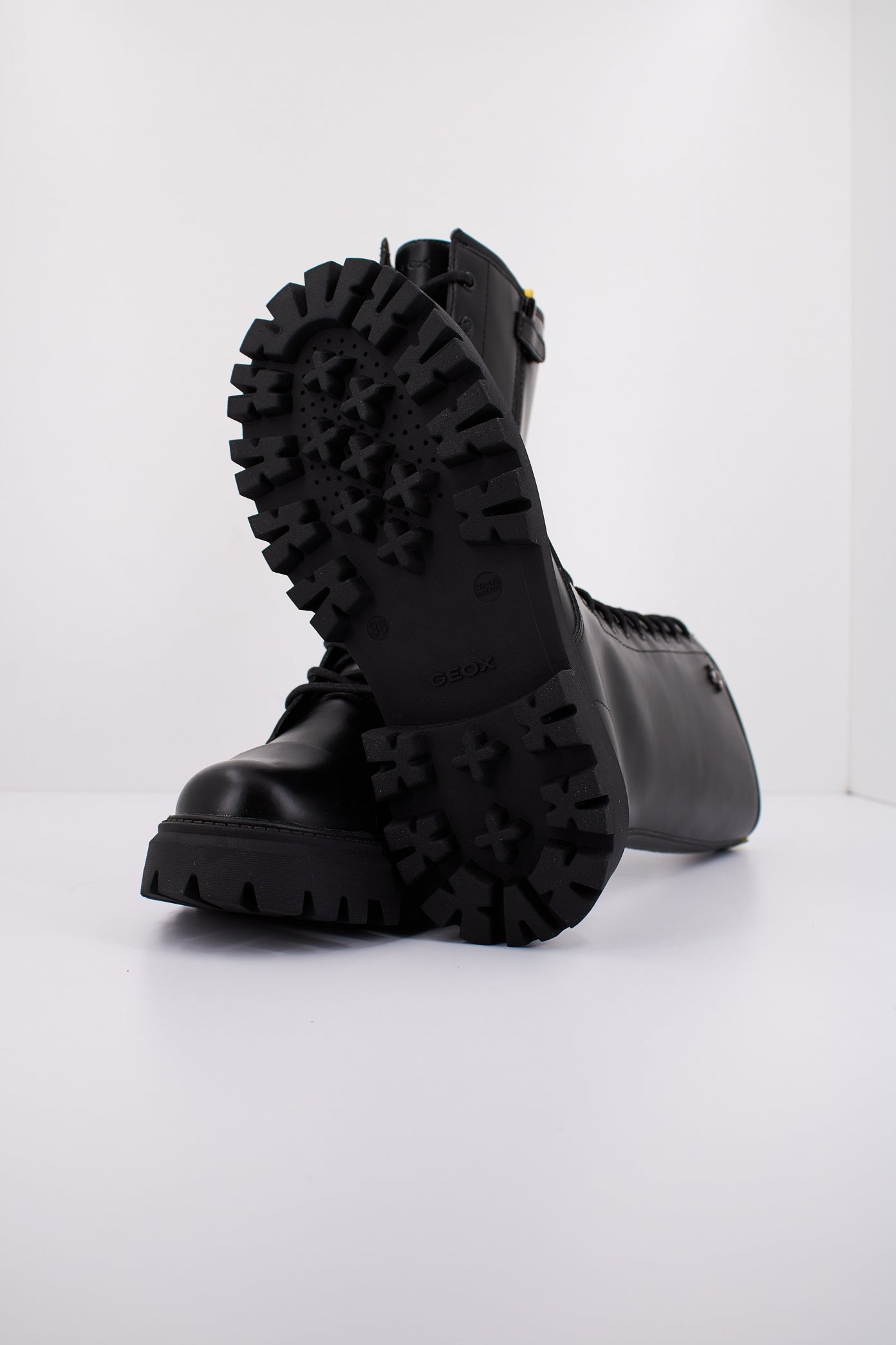 GEOX J MAQUINNENS en color NEGRO (5)