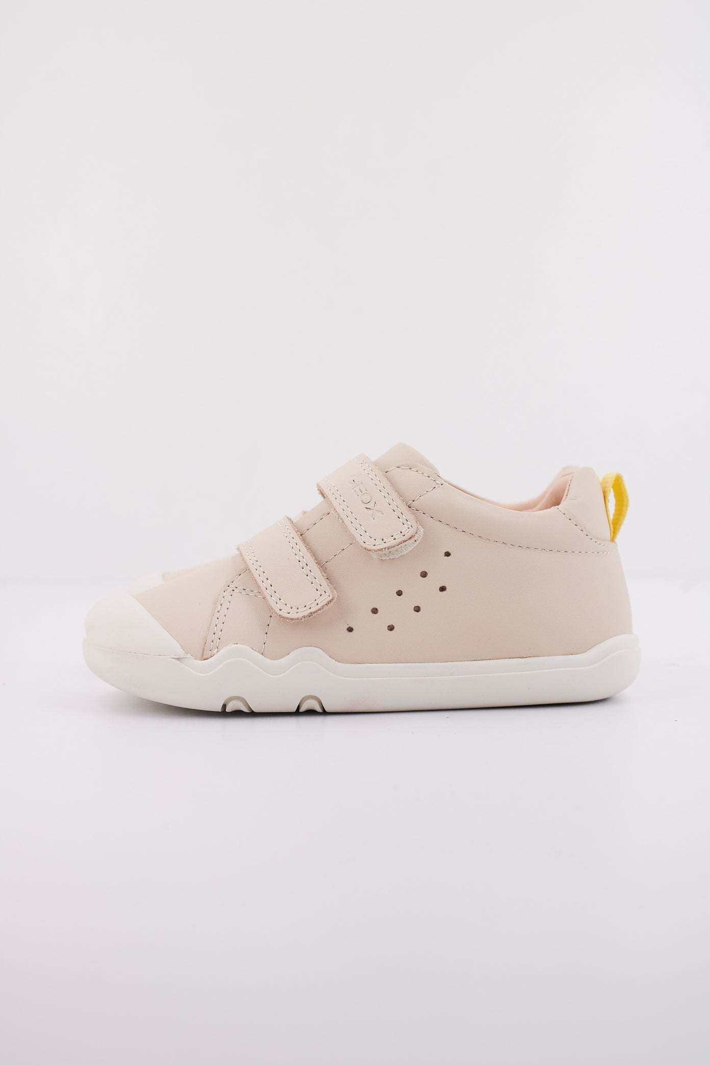 GEOX B STEPPIEUP GIRL en color BEIS (1)