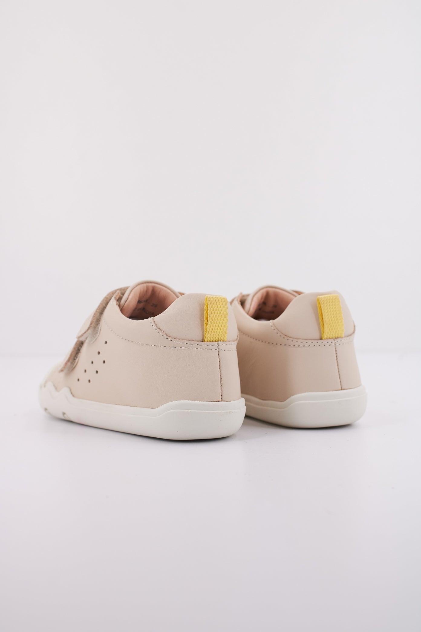 GEOX B STEPPIEUP GIRL en color BEIS (4)