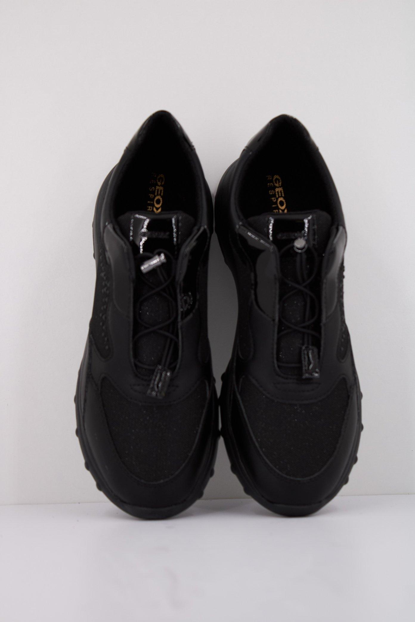 GEOX D ALLENIEE en color NEGRO (3)