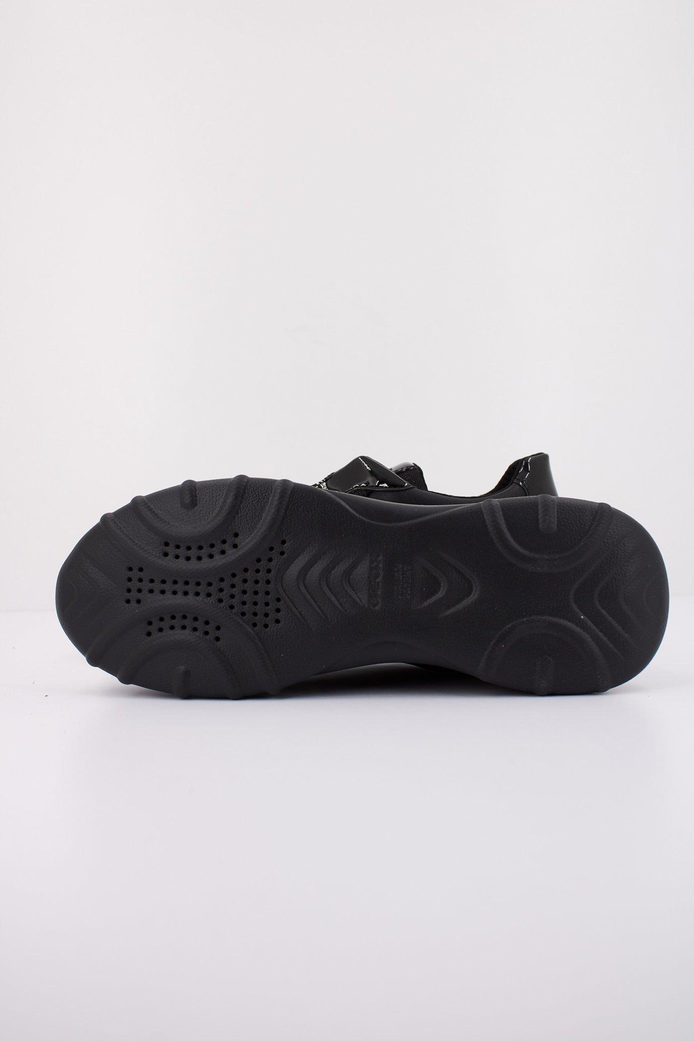 GEOX D ALLENIEE en color NEGRO (5)