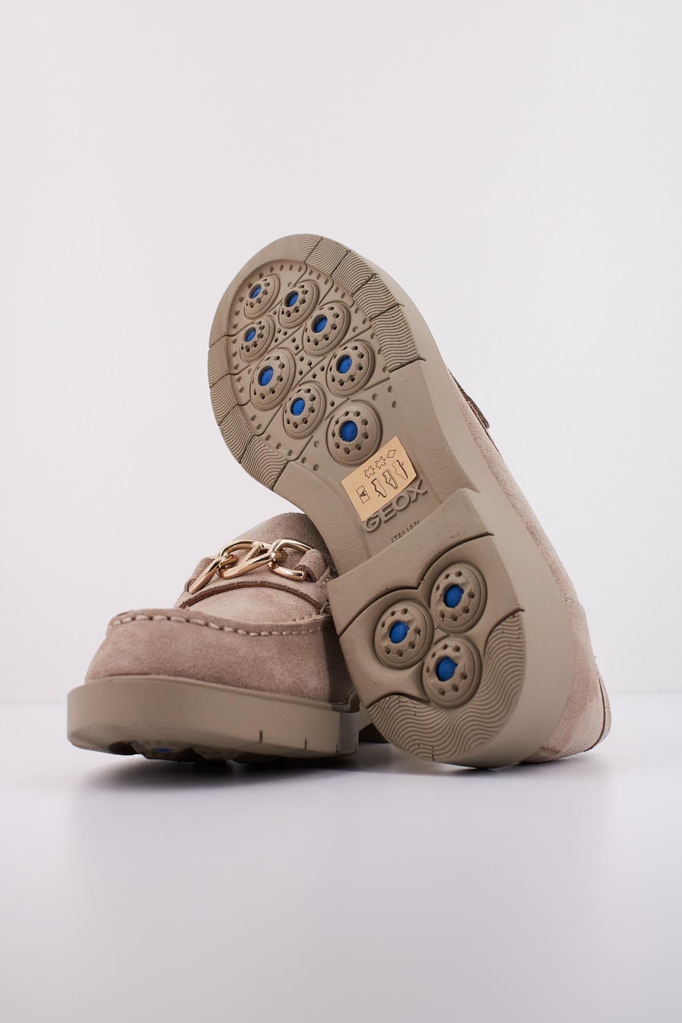 GEOX D SPHERICA EC en color MARRON CLARO (5)