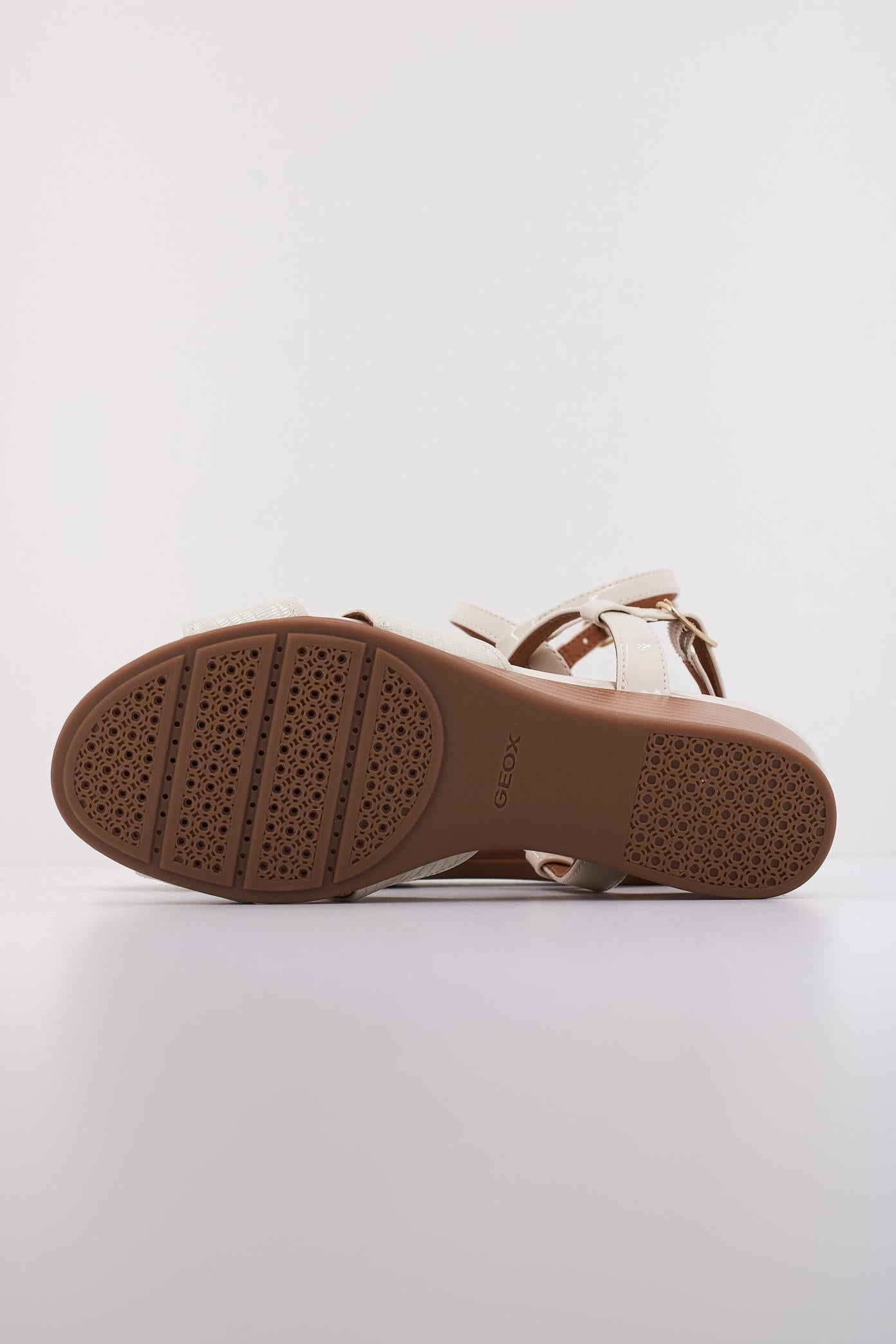 GEOX D MARYKARMEN en color BEIS (5)