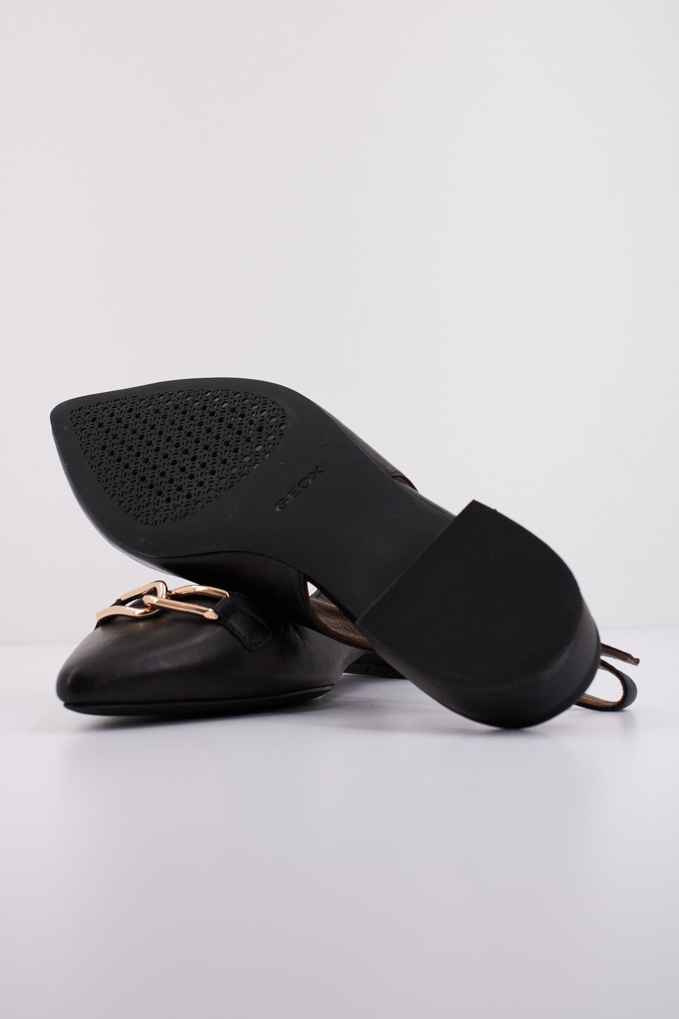 GEOX D CHARYSSA en color NEGRO (5)