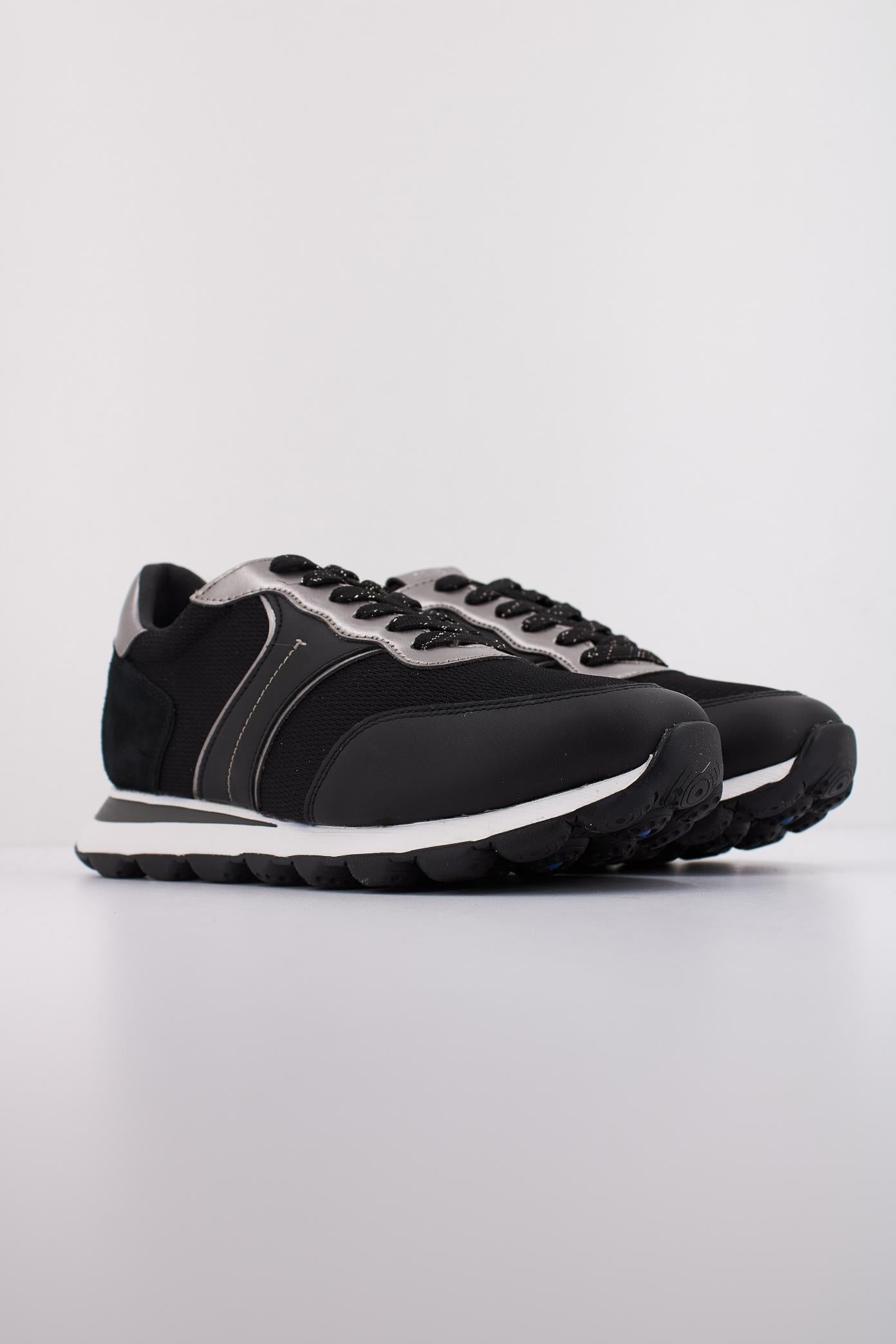 GEOX D SPHERICA VSERIES en color NEGRO (2)