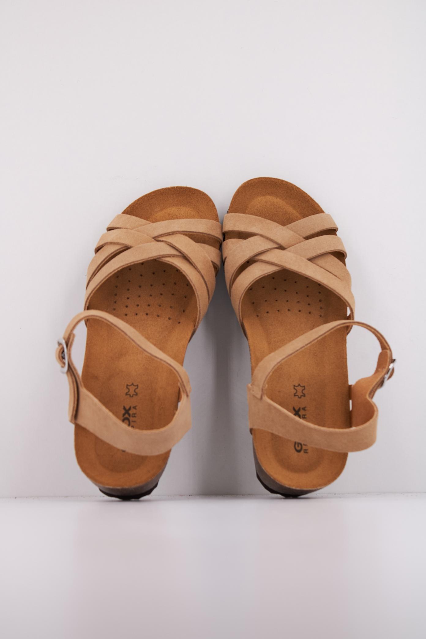 GEOX D STHELLAE en color MARRON CLARO (3)