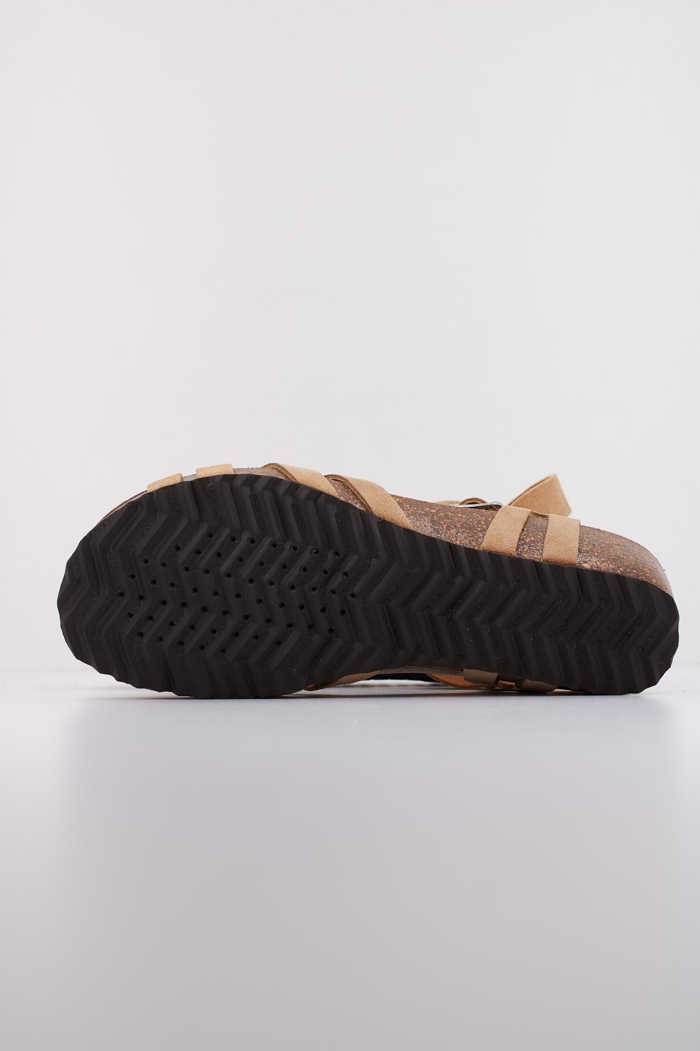 GEOX D STHELLAE en color MARRON CLARO (5)
