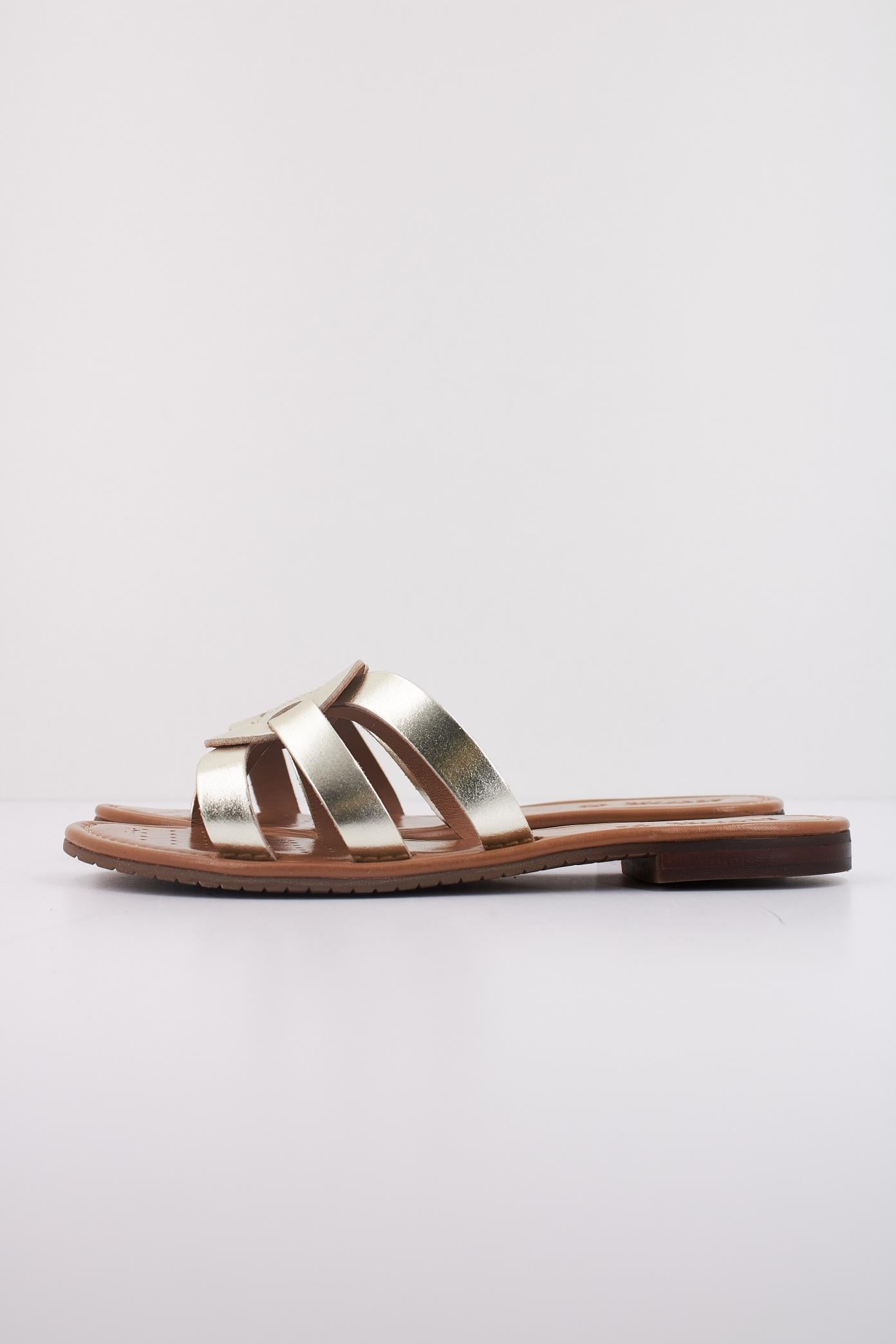 GEOX DLXU N en color ORO (1)