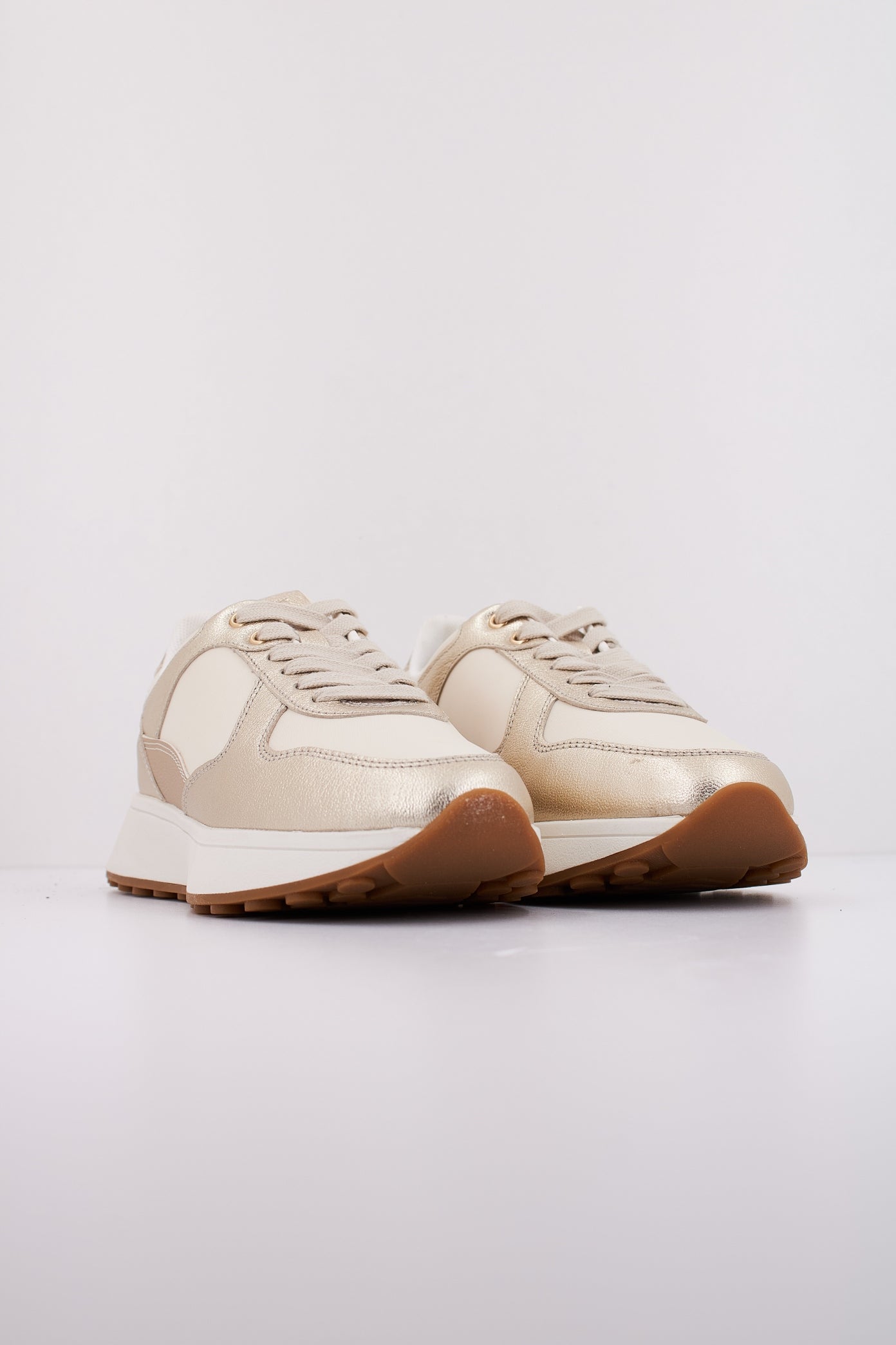 GEOX D AMABEL en color ORO (2)