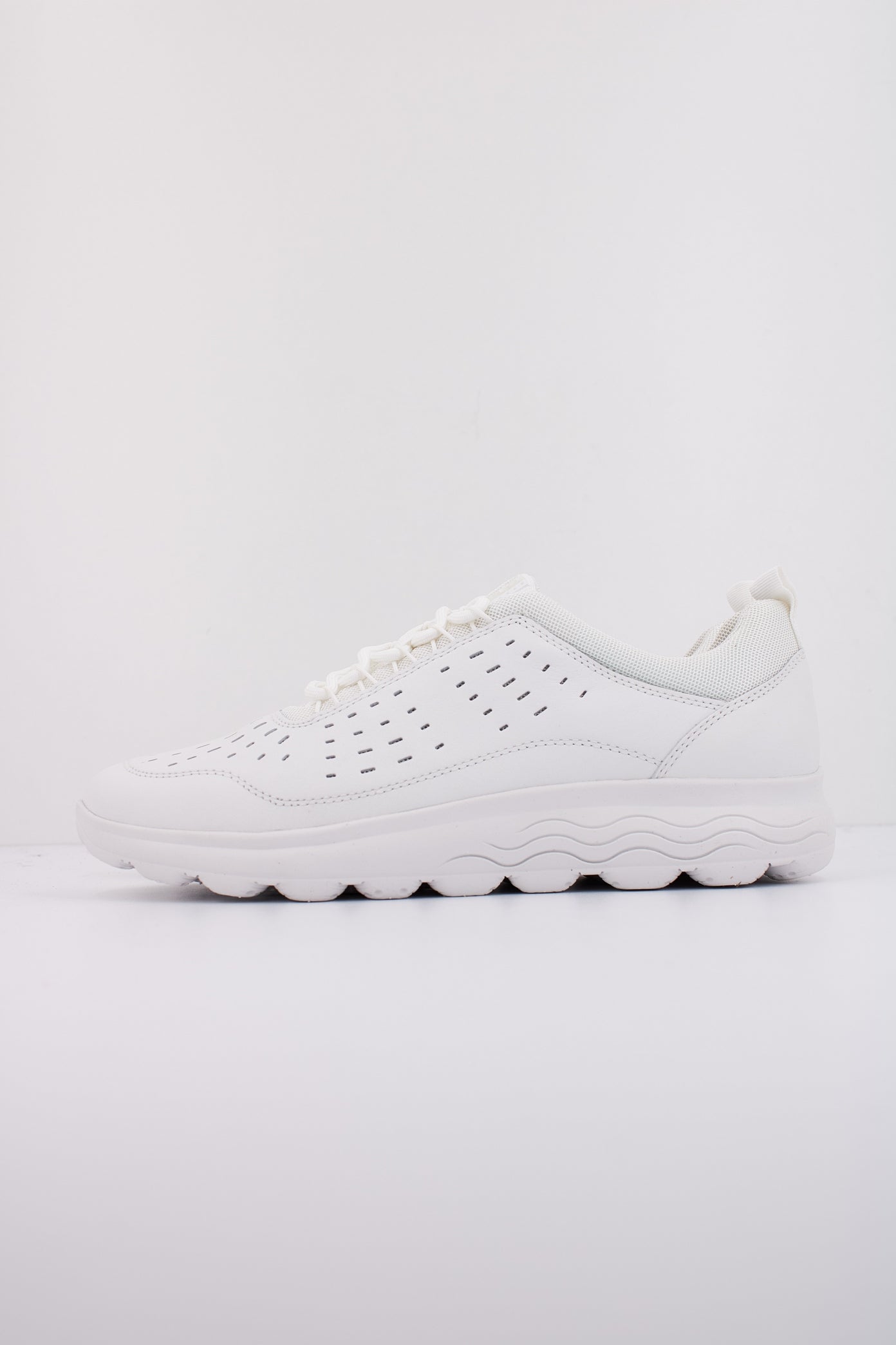 GEOX D SPHERICA en color BLANCO (1)