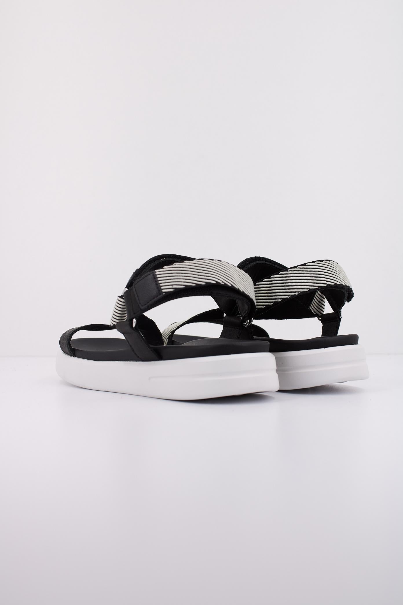 GEOX D XAND S en color NEGRO (4)