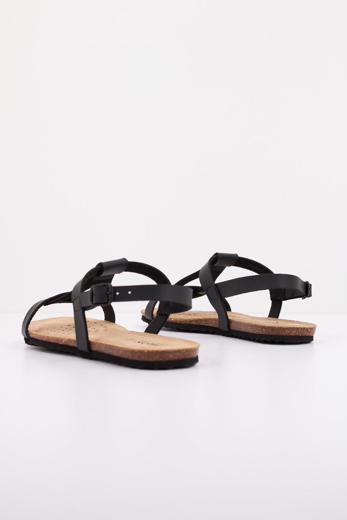 GEOX D BRIONIA LOW en color NEGRO (4)