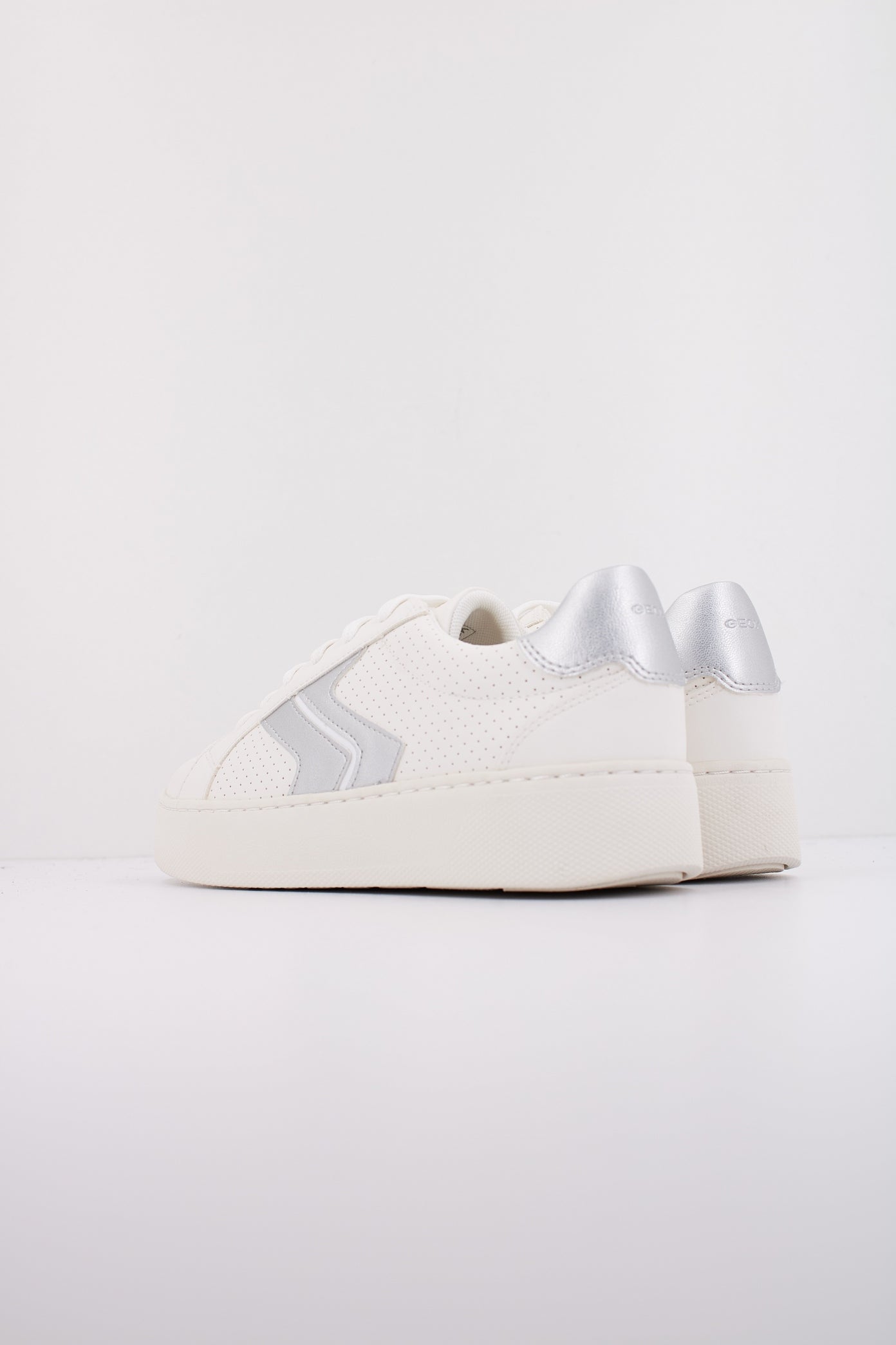 GEOX D SKYELY en color BLANCO (4)