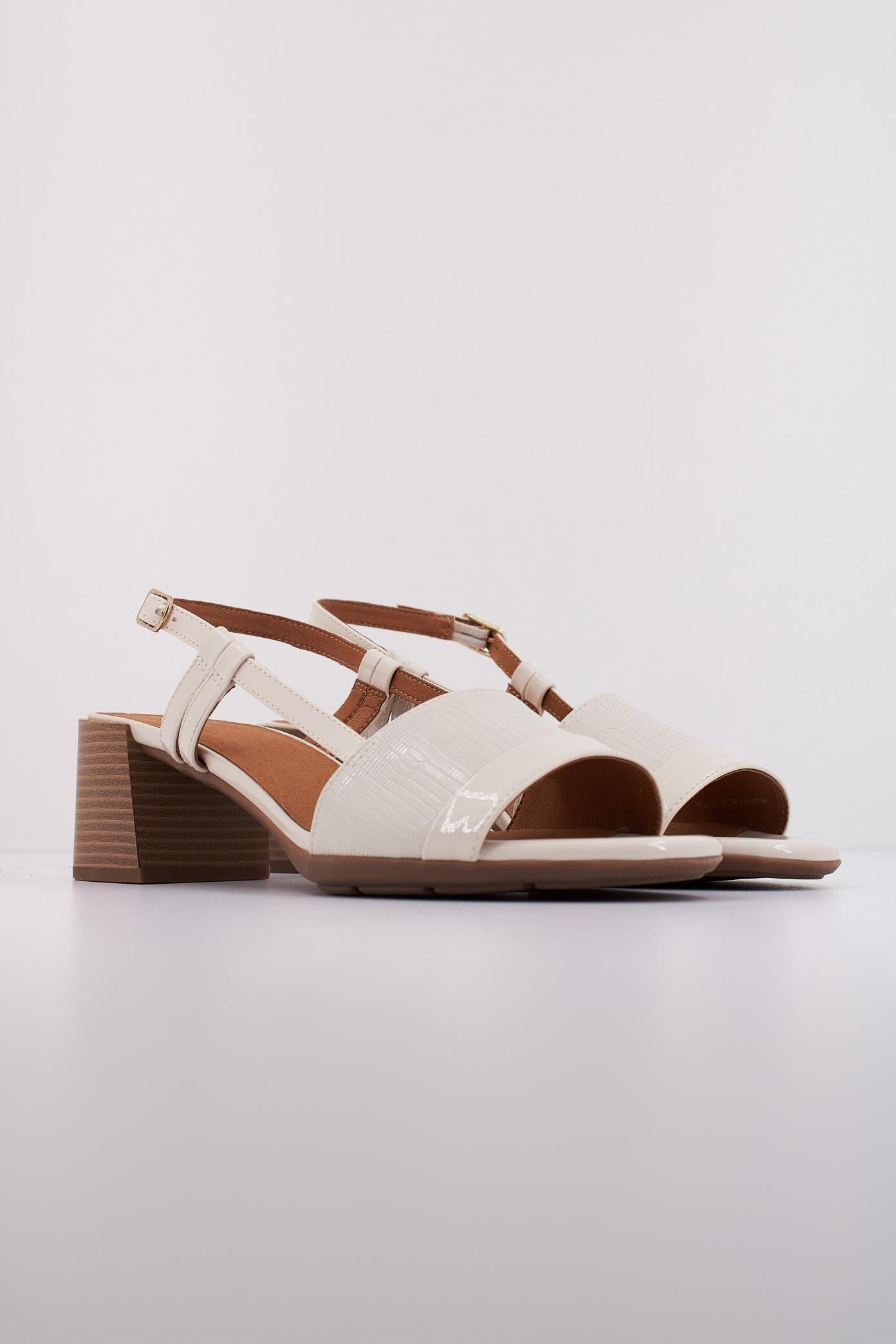 GEOX D NEW MARYKARMEN en color BEIS (2)