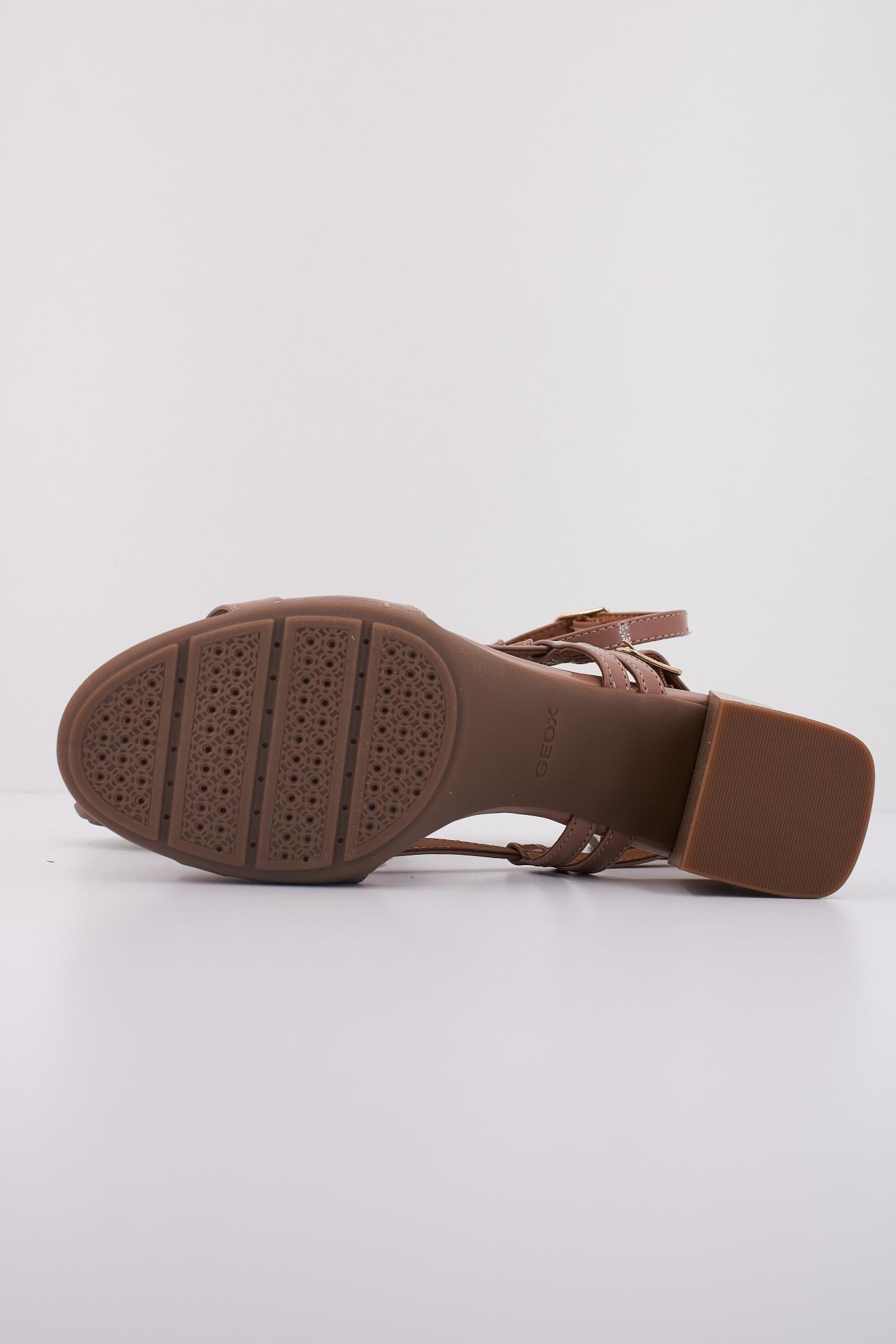 GEOX D NEW MARYKARMEN en color MARRON (5)