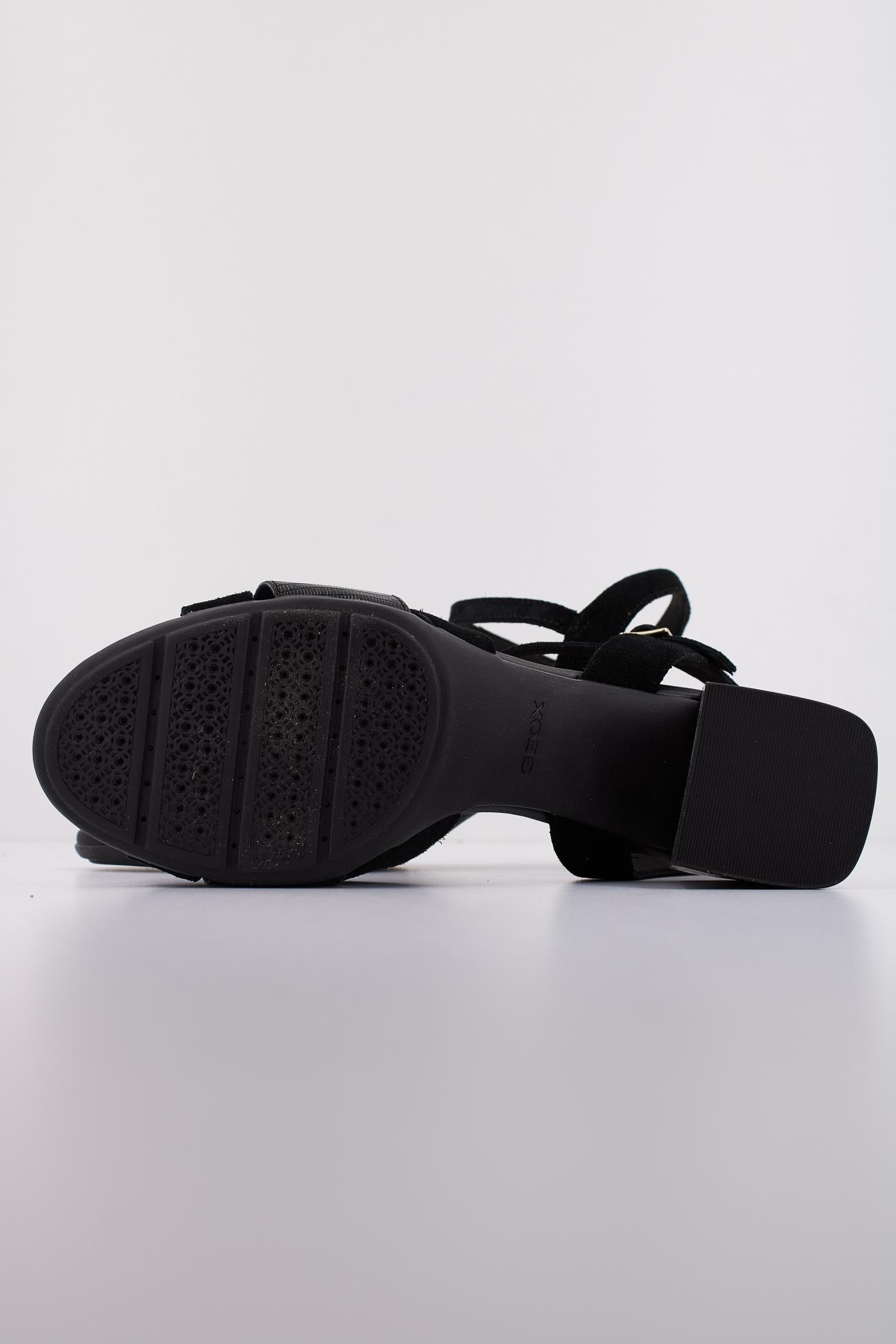 GEOX D NEW MARYKARMEN en color NEGRO (5)