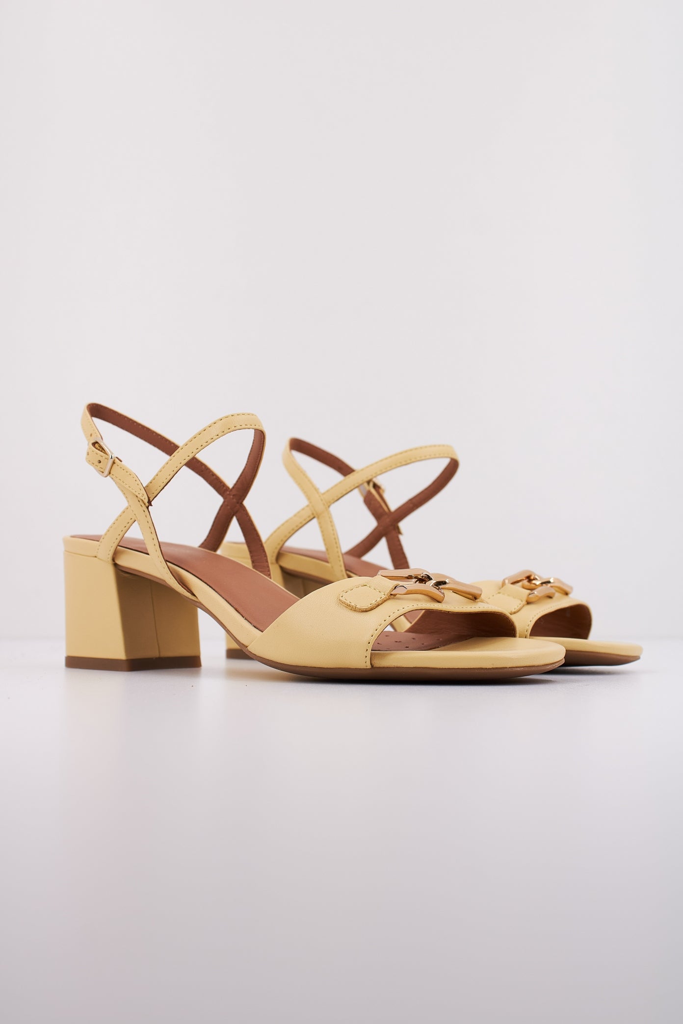 GEOX D NEW ERAKLIA en color AMARILLO (2)