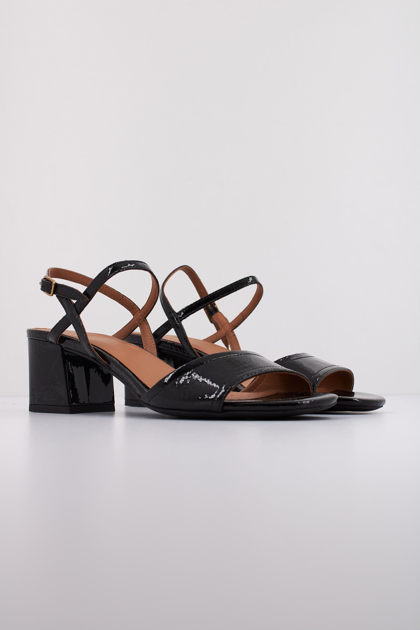 GEOX D NEW ERAKLIA en color NEGRO (2)